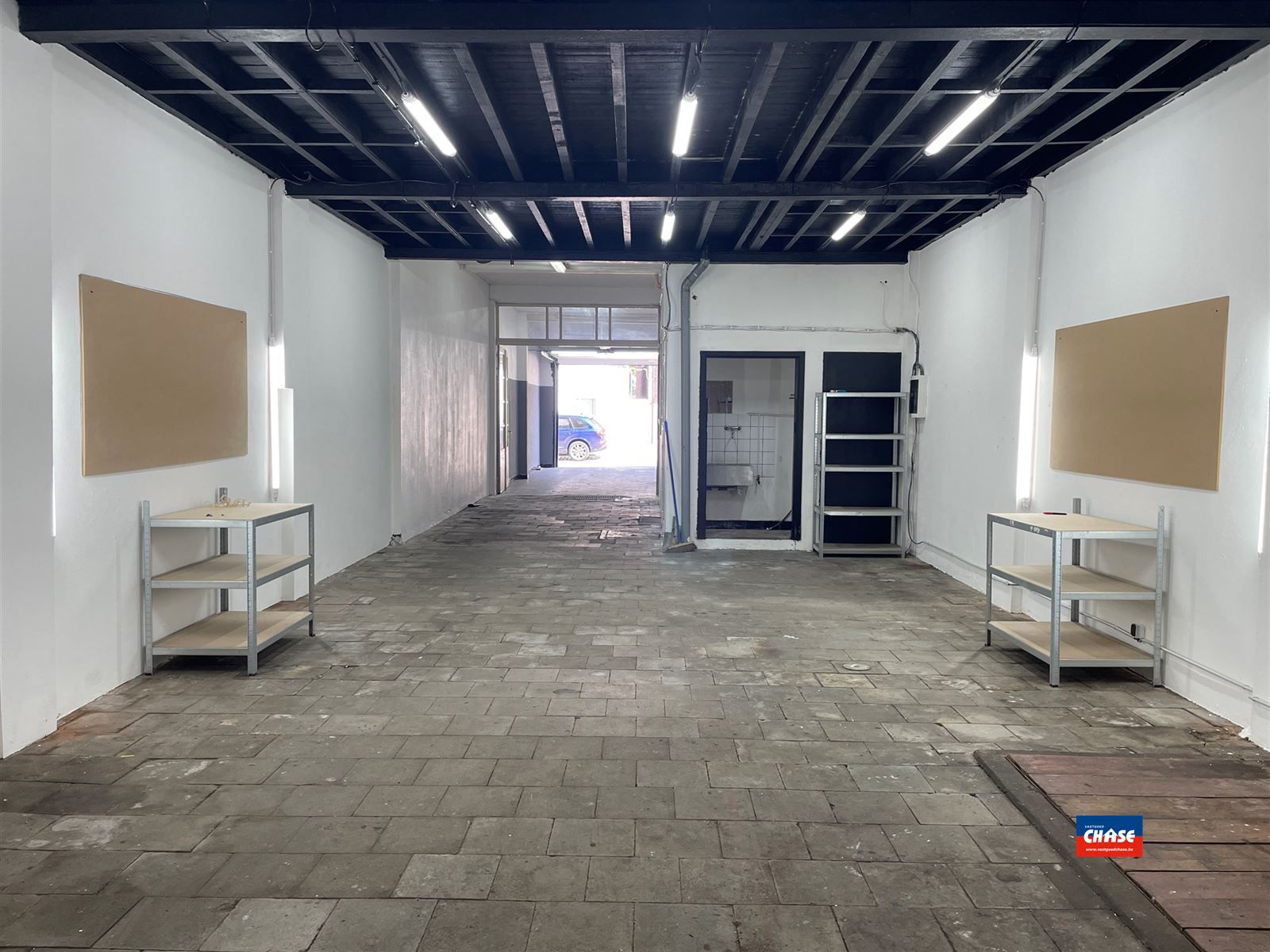 Opslagruimte / werkplaats / magazijn / winkelpand foto 5