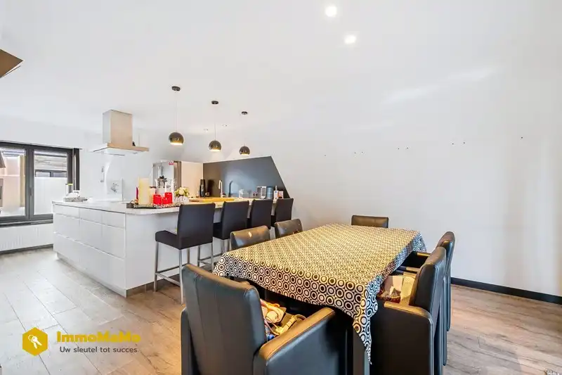 Ruime handelswoonst te koop in de dorpskern van Destelbergen foto 24