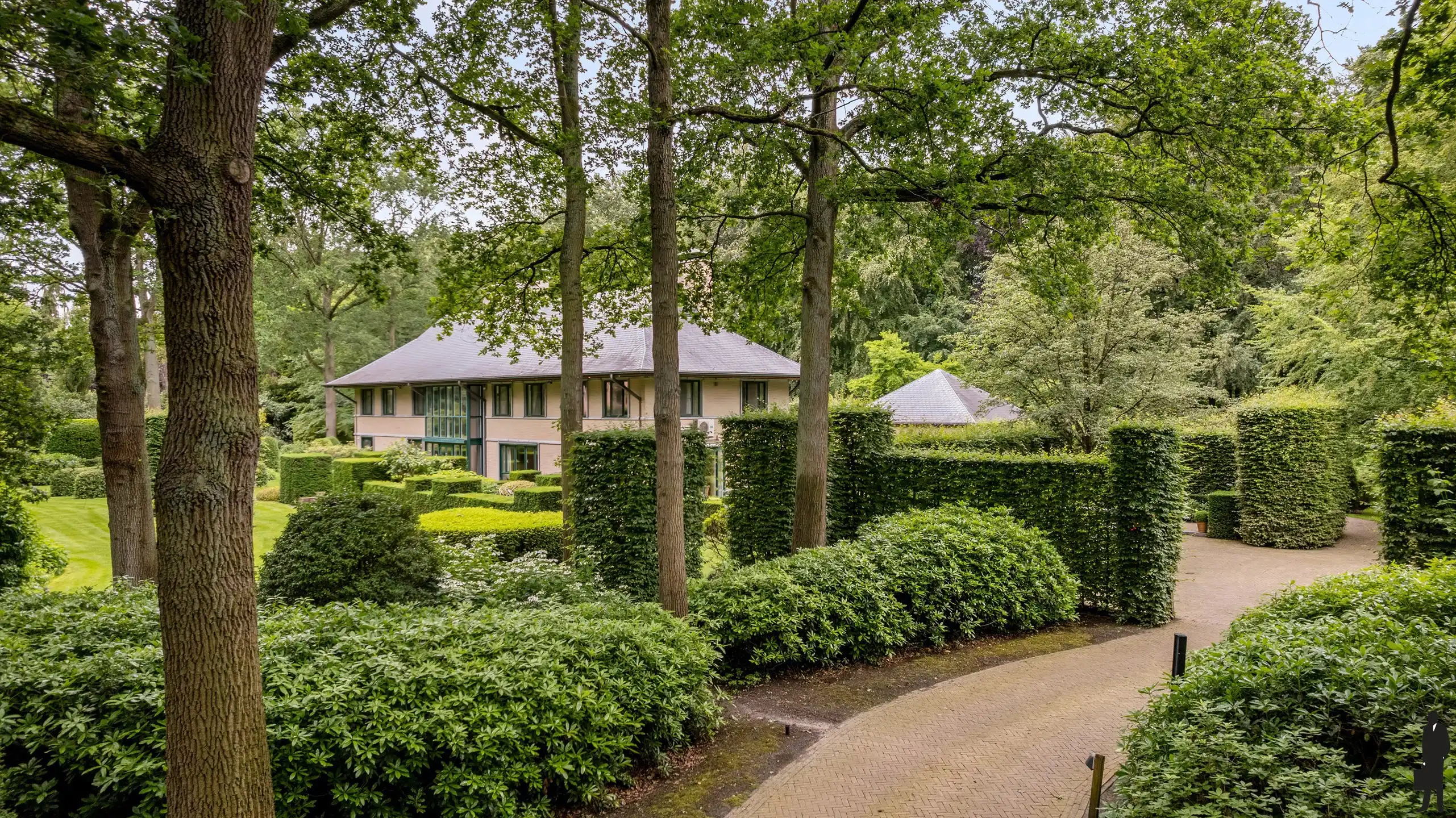 Exclusieve villa met parktuin in Vriesdonk, op ca. 6.411 m² foto 21