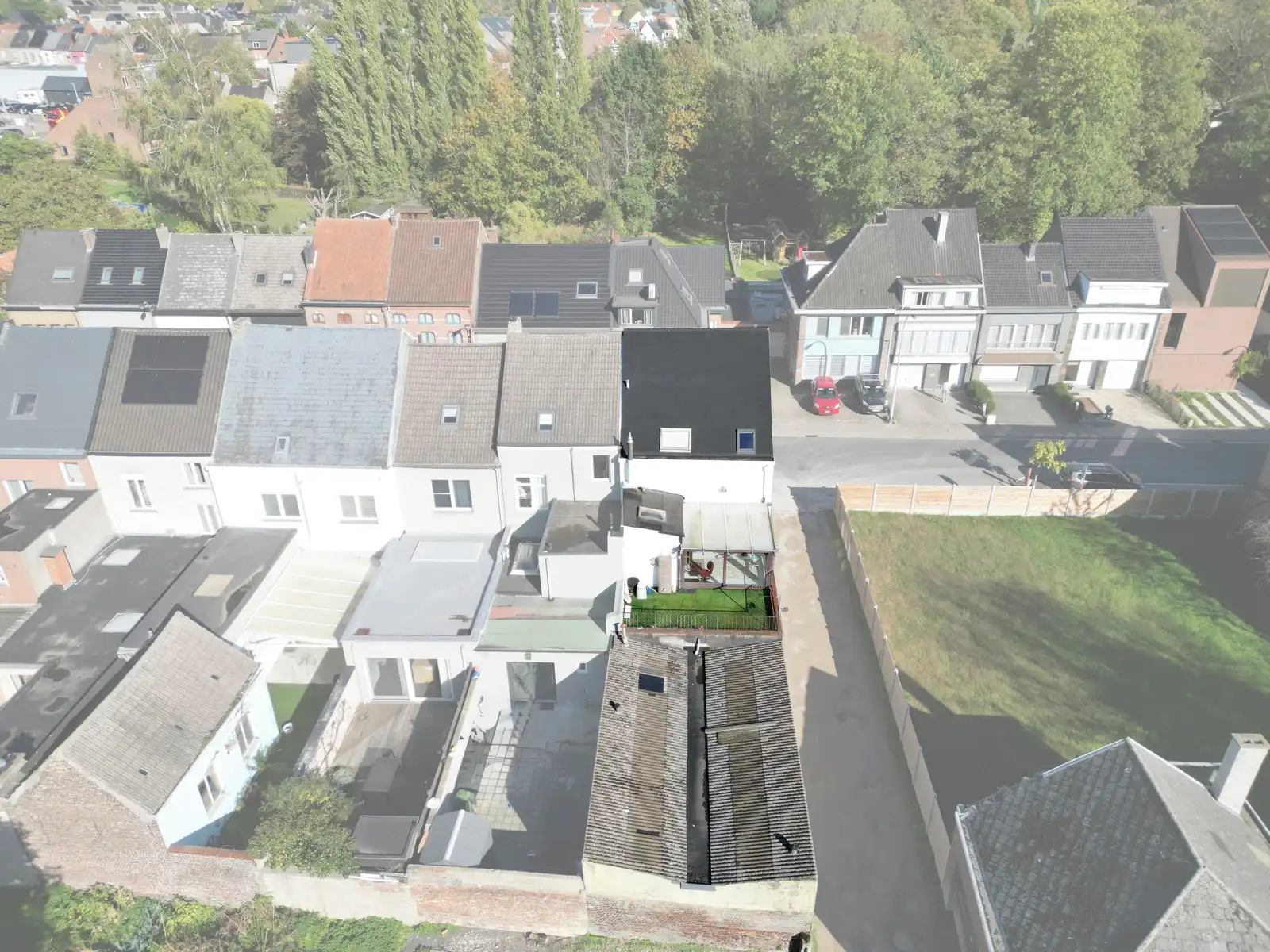 Ruime woning met 2 SLPK, Garage én Werkplaats/Magazijn! foto 22