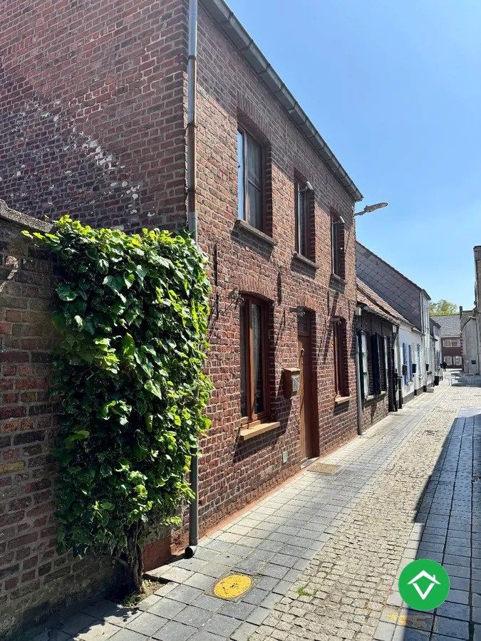 Instapklare woning met 4 slaapkamers in centrum van Koekelare foto 2
