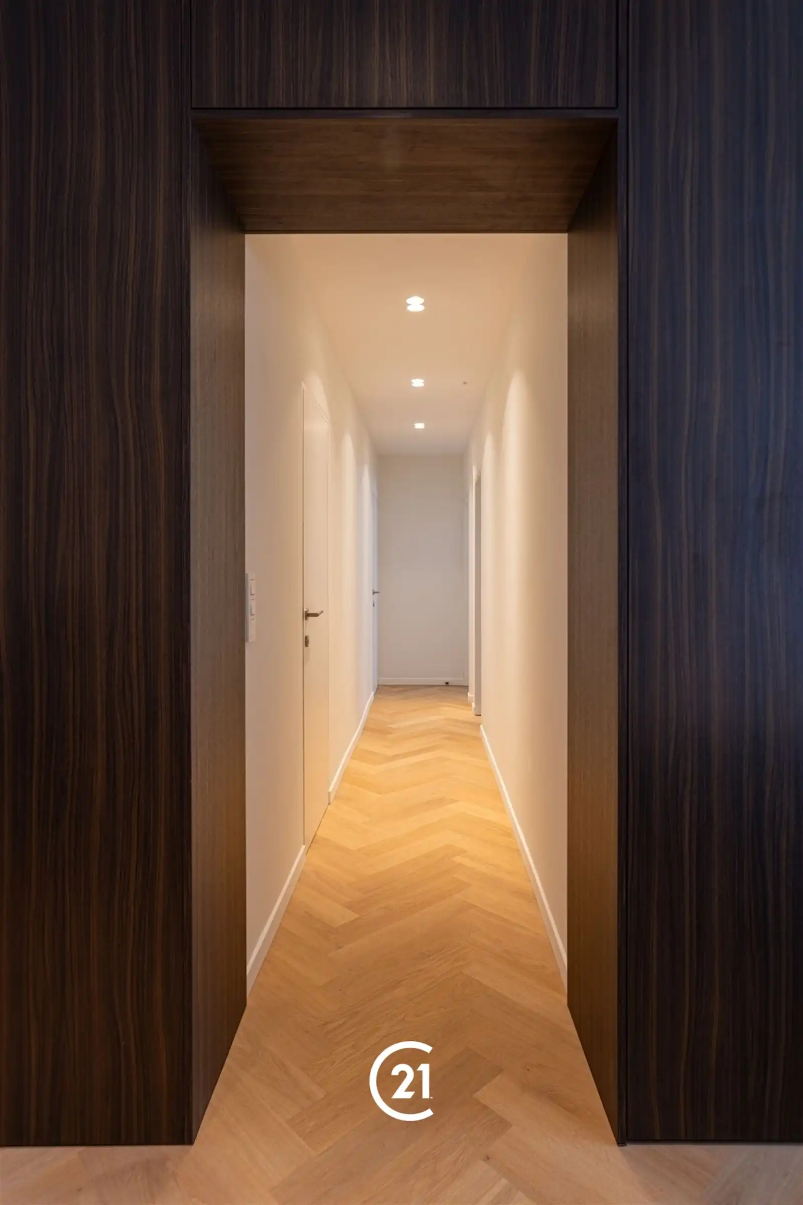 CAMBRE – Uitzonderlijk luxueus gelijkvloersappartement met tuin tegenover Ter Kamerenbos

  foto 12