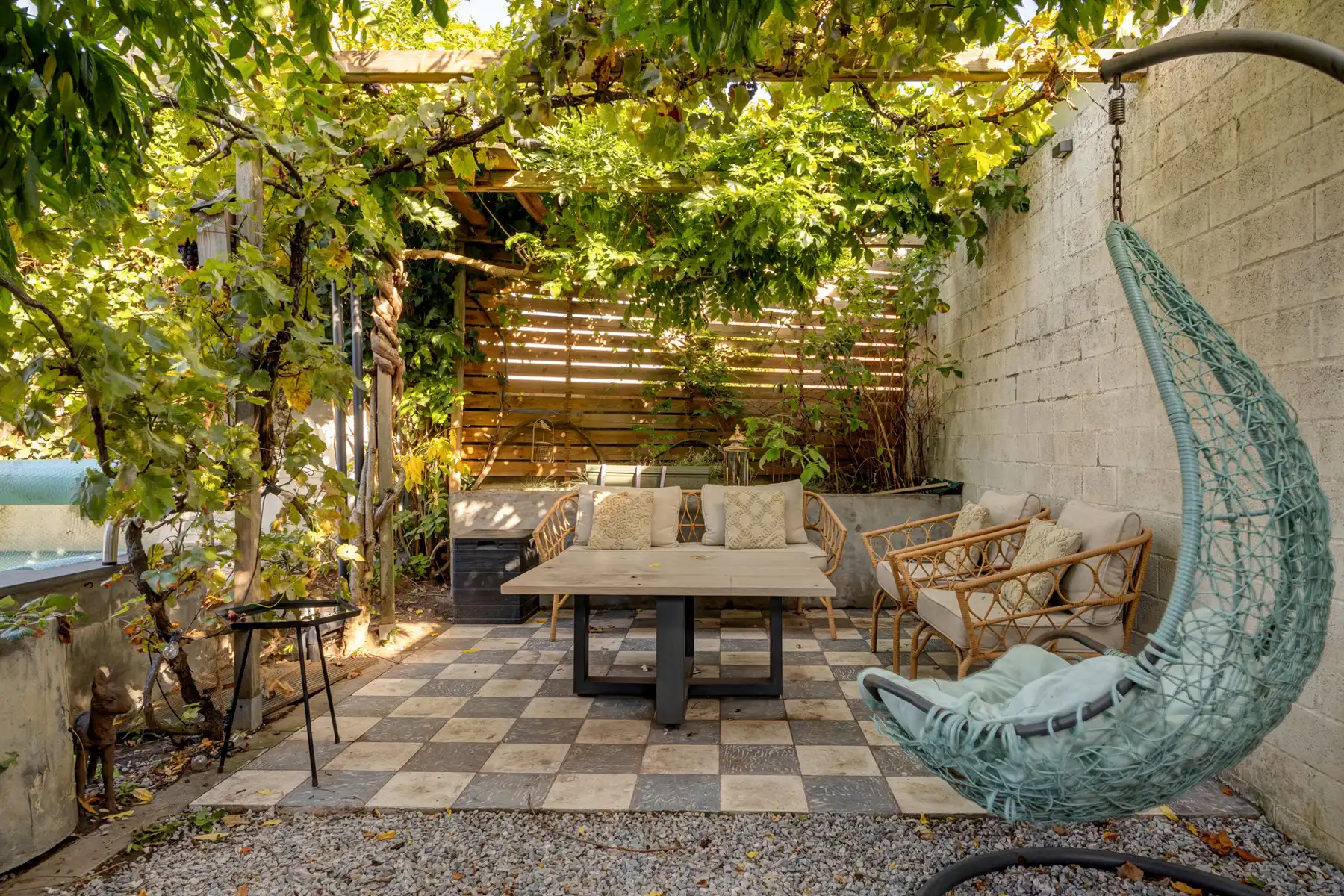 Volledig gerenoveerde woning met 4 slpks en gezellige tuin foto 21