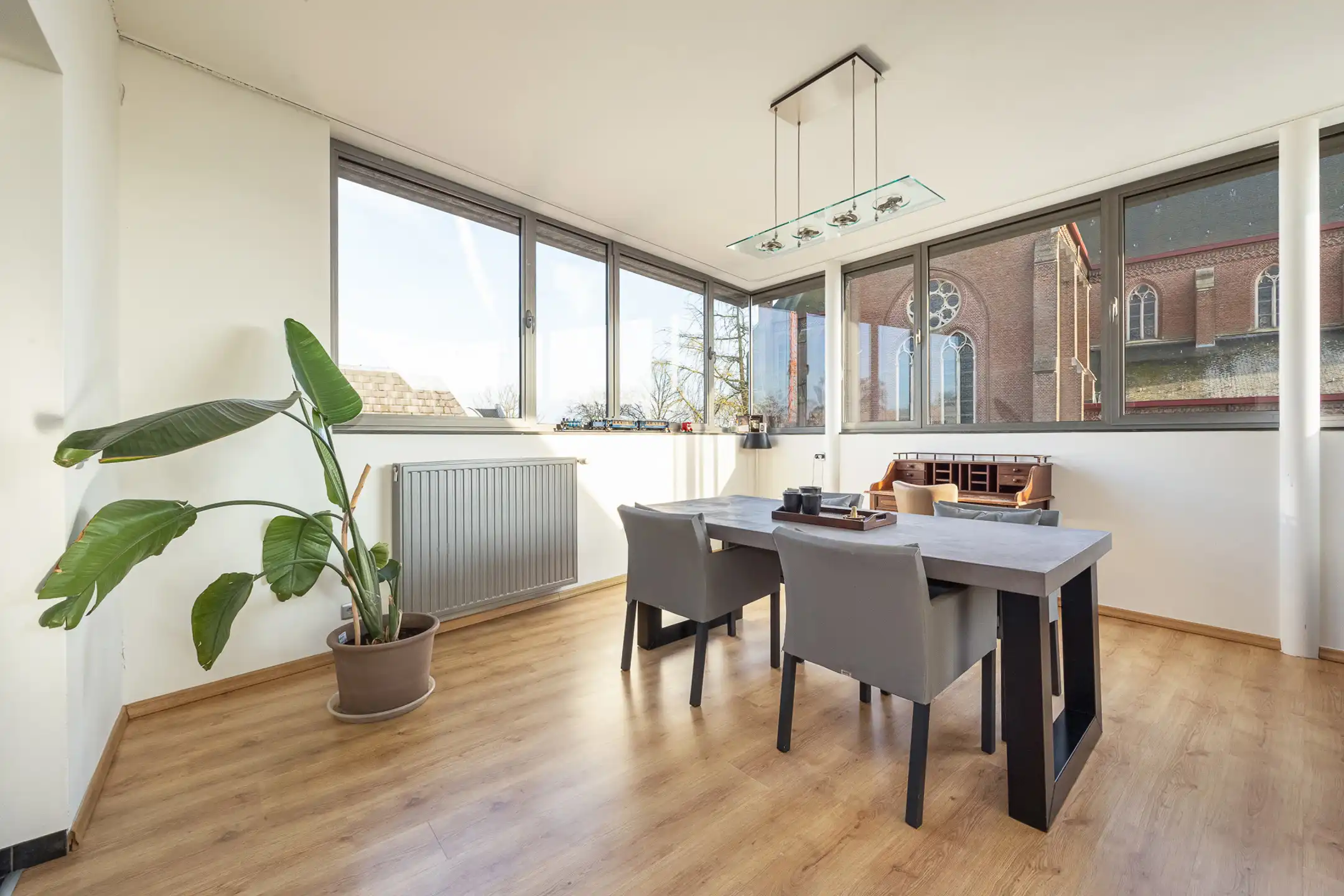 Duplexapp (204m²) met drie slpks in centrum Merksplas! foto {{pictureIndex}}