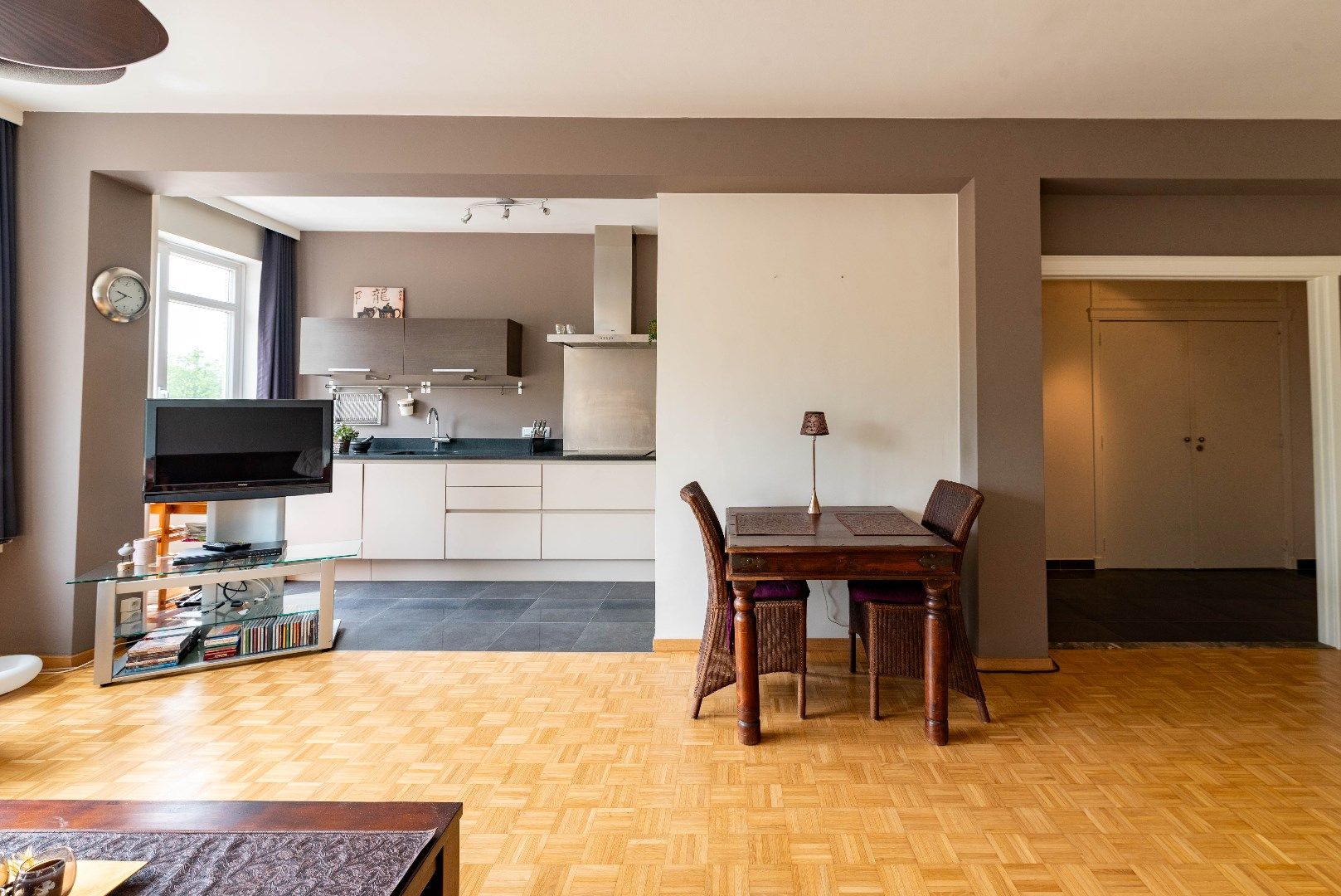 Gemeubeld 1-slaapkamer appartement foto 3