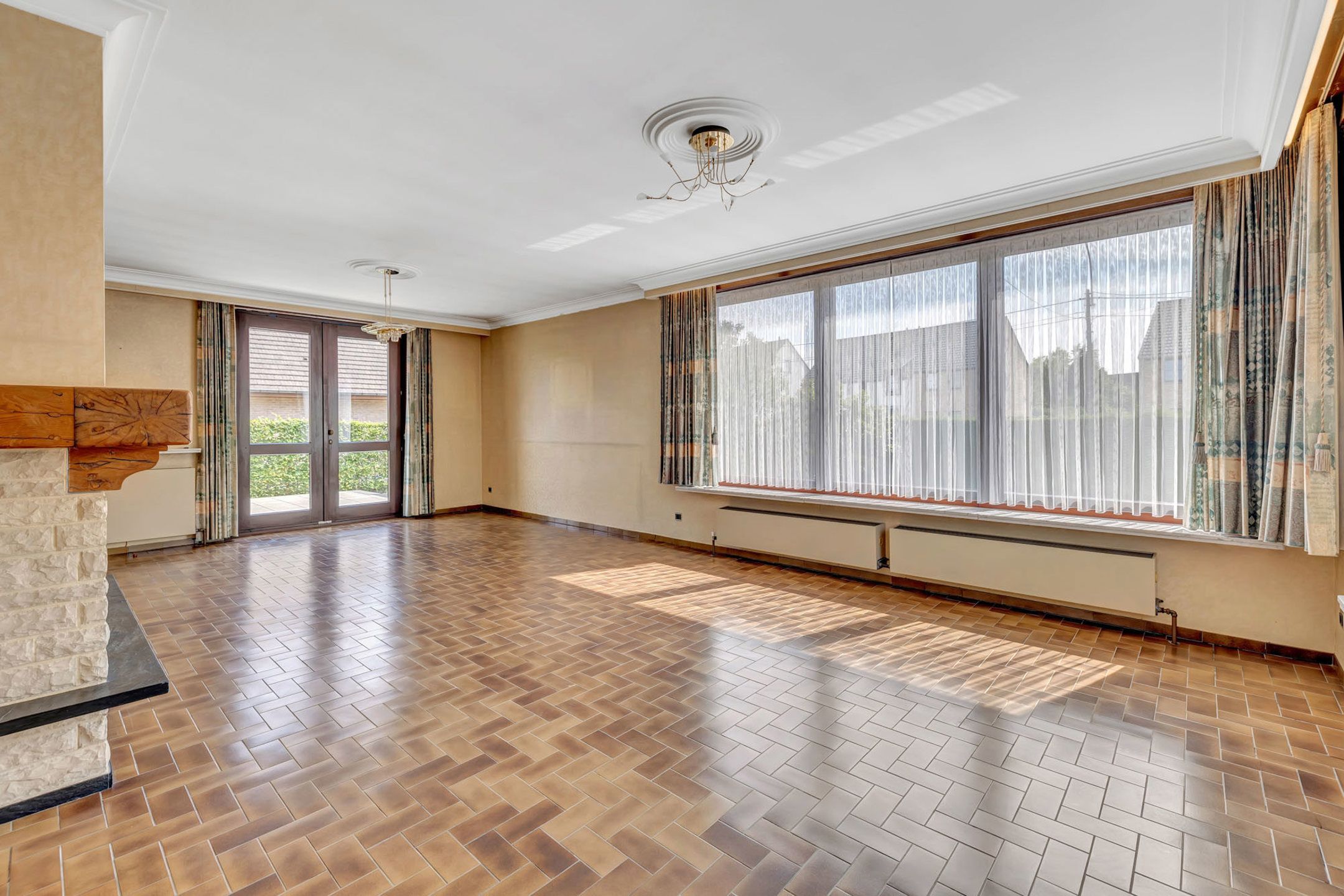 Statige villa op ruim perceel te Sint-Martens-Leerne (Deinze) foto 4