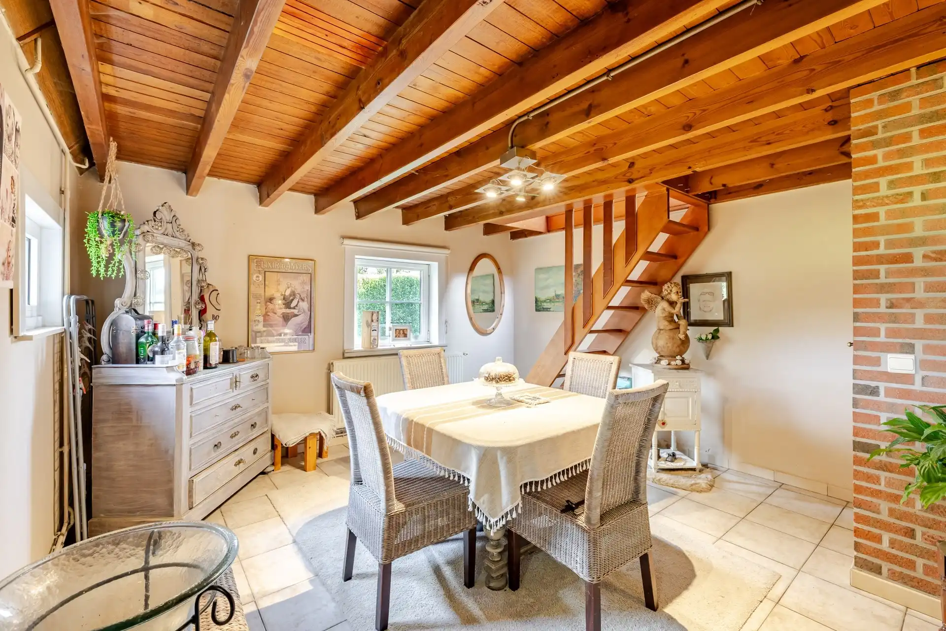 Charmante woning met grote tuin! foto 15