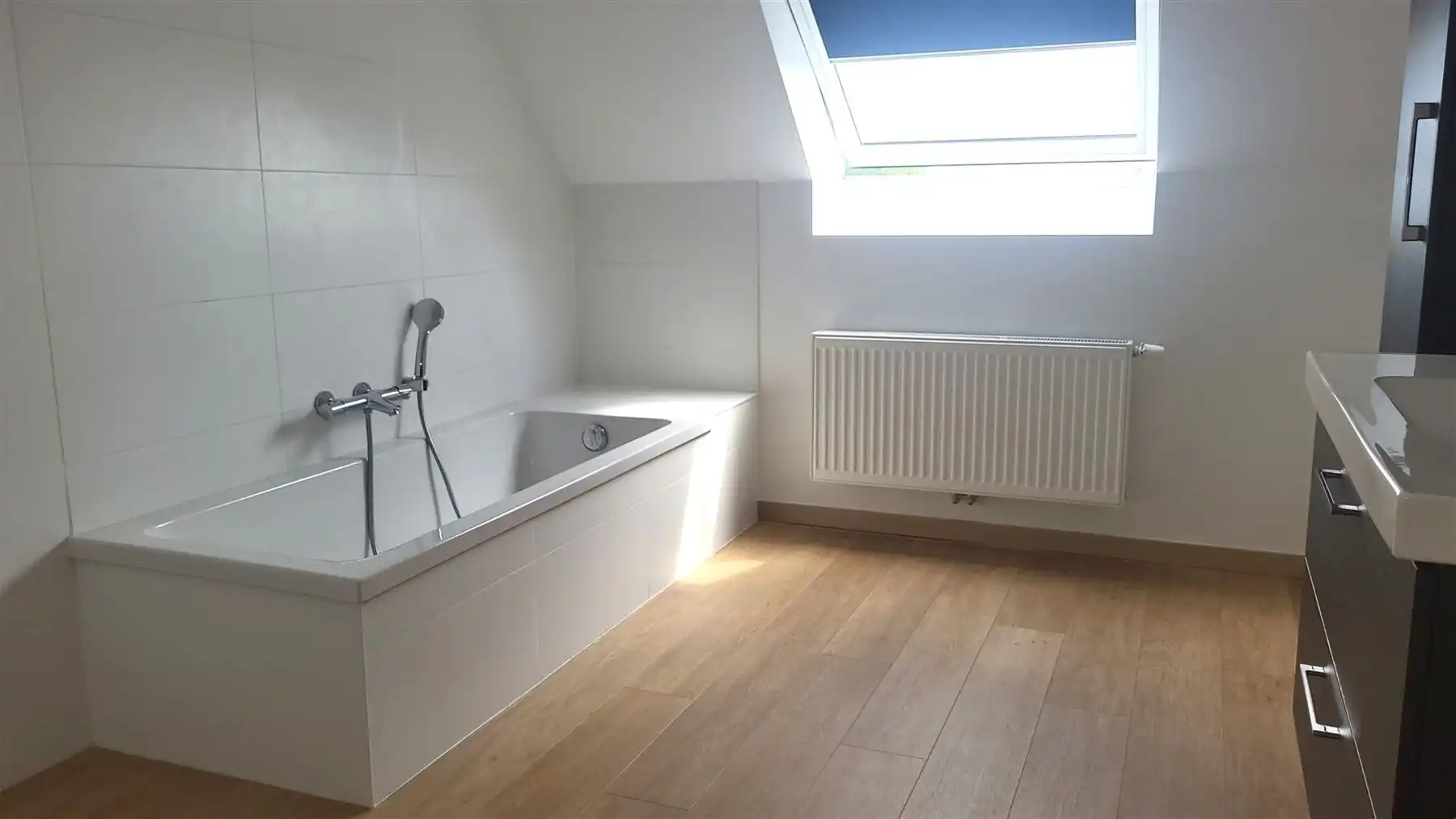 instapklare woning met drie slaapkamers en garage foto 4