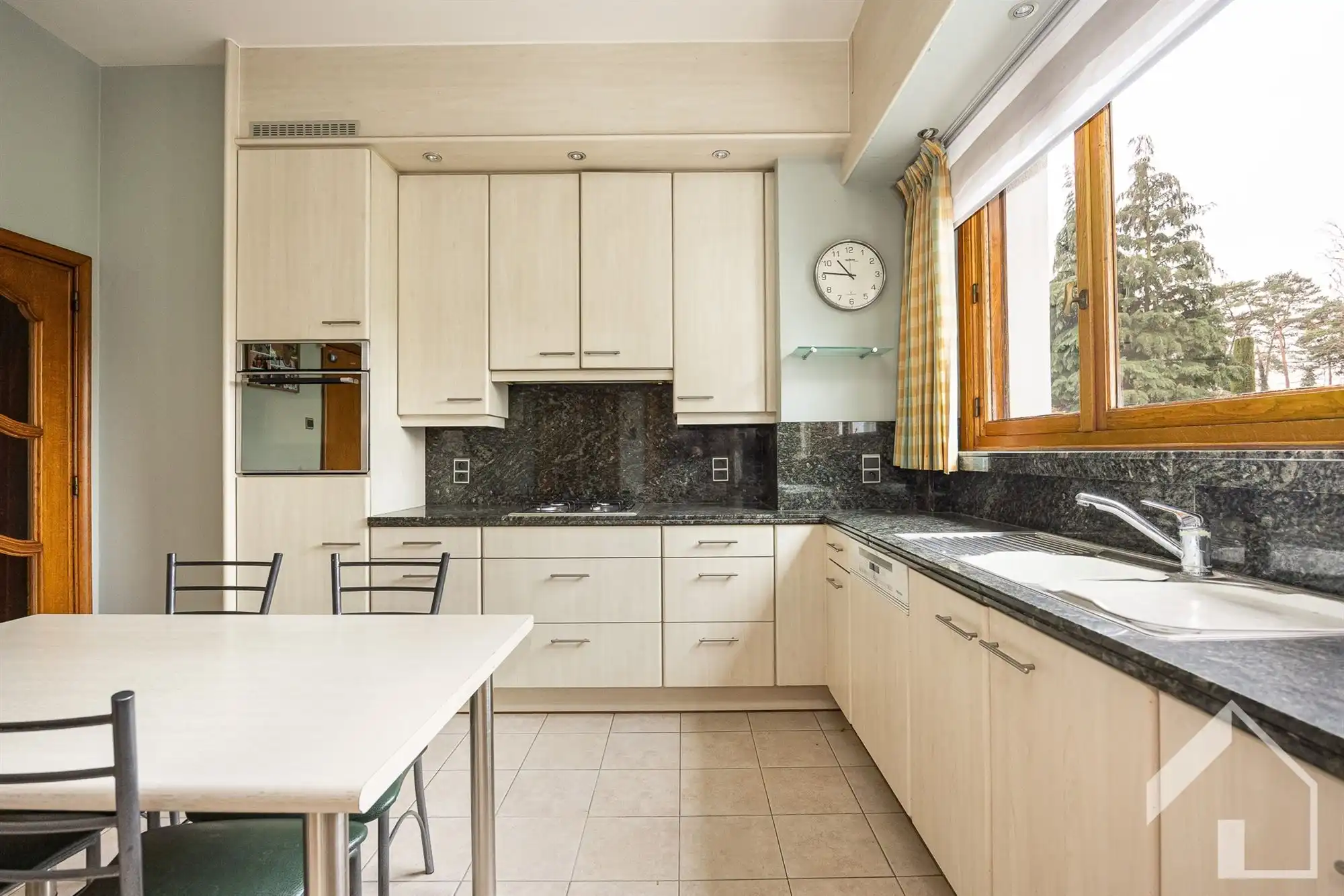 Te renoveren, karaktervolle villa in het centrum van Pulle foto 9