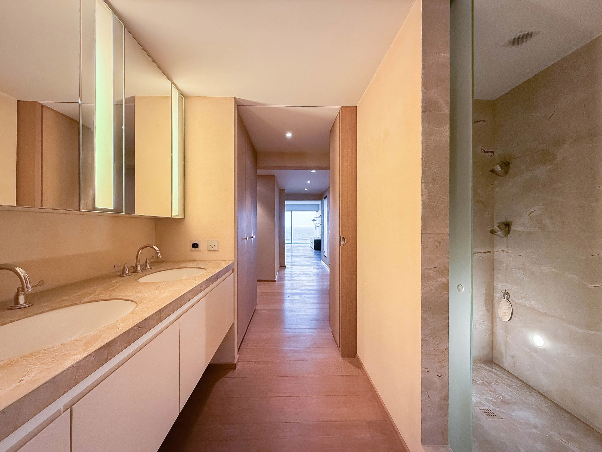 Exclusief appartement op de Zeedijk in Het Zoute... foto 10