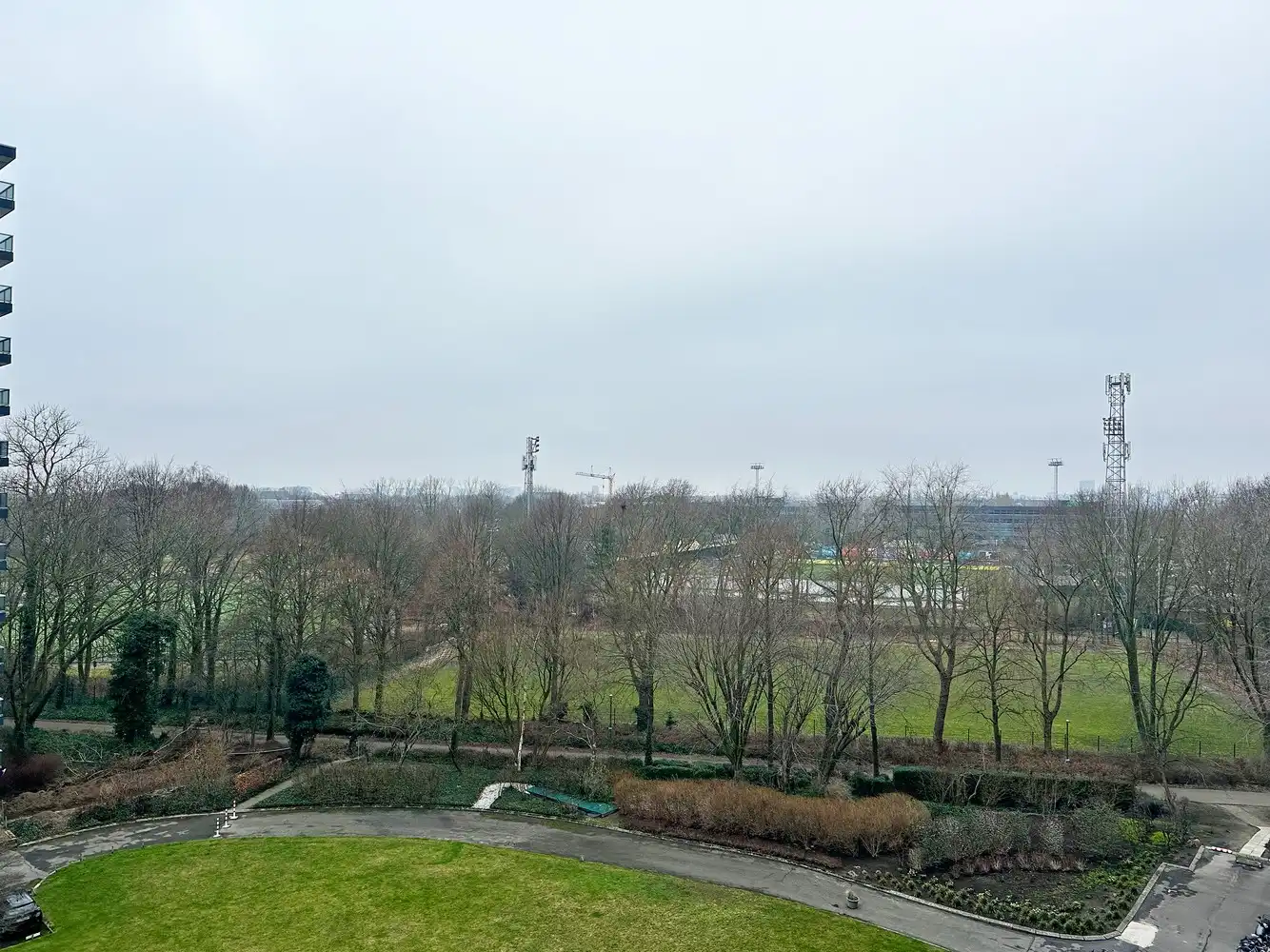 Gerenoveerd 1 slaapkamer appartement met groot terras te Berchem! foto 7