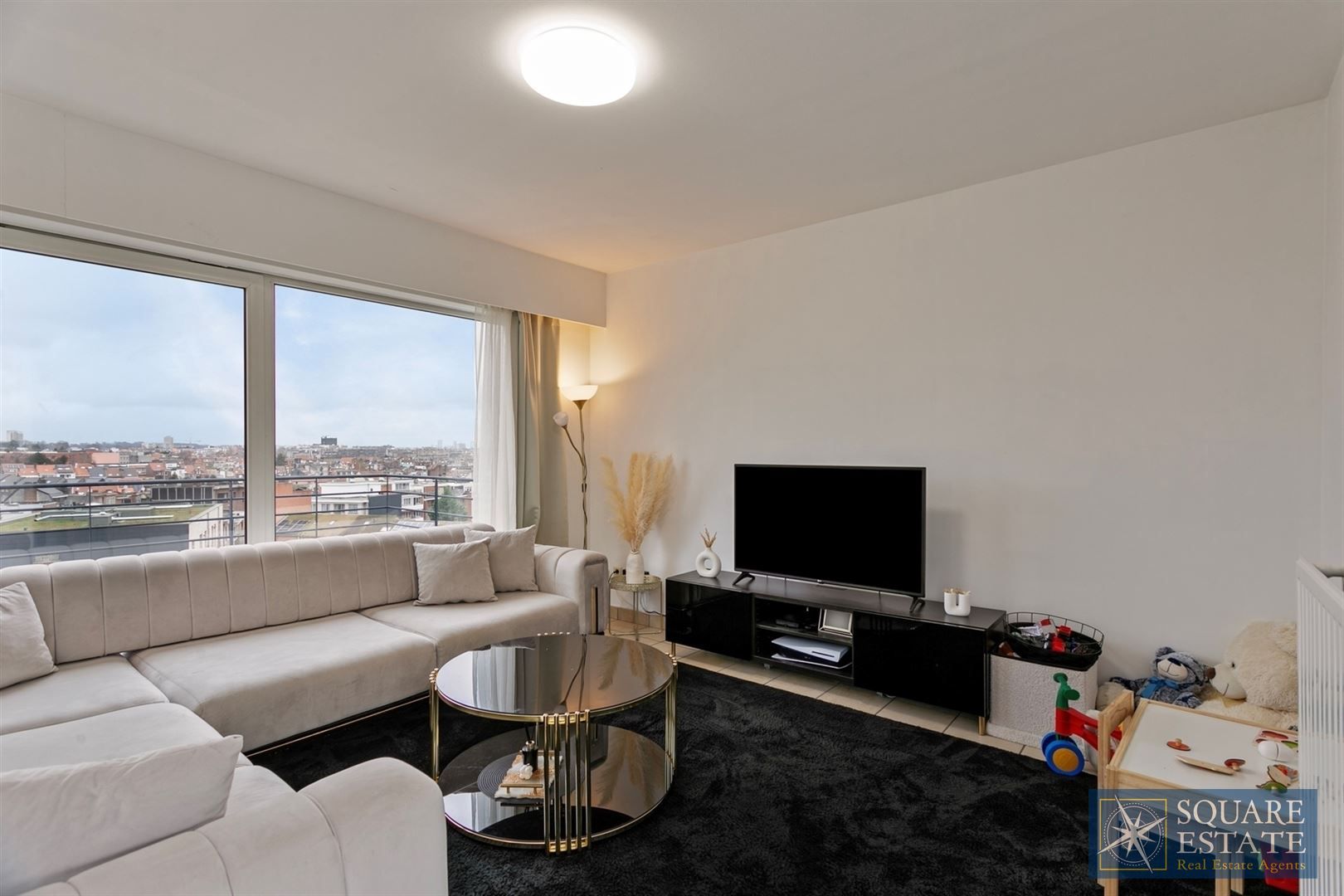 Penthouse appartement met twee slaapkamers en groot terras foto 2