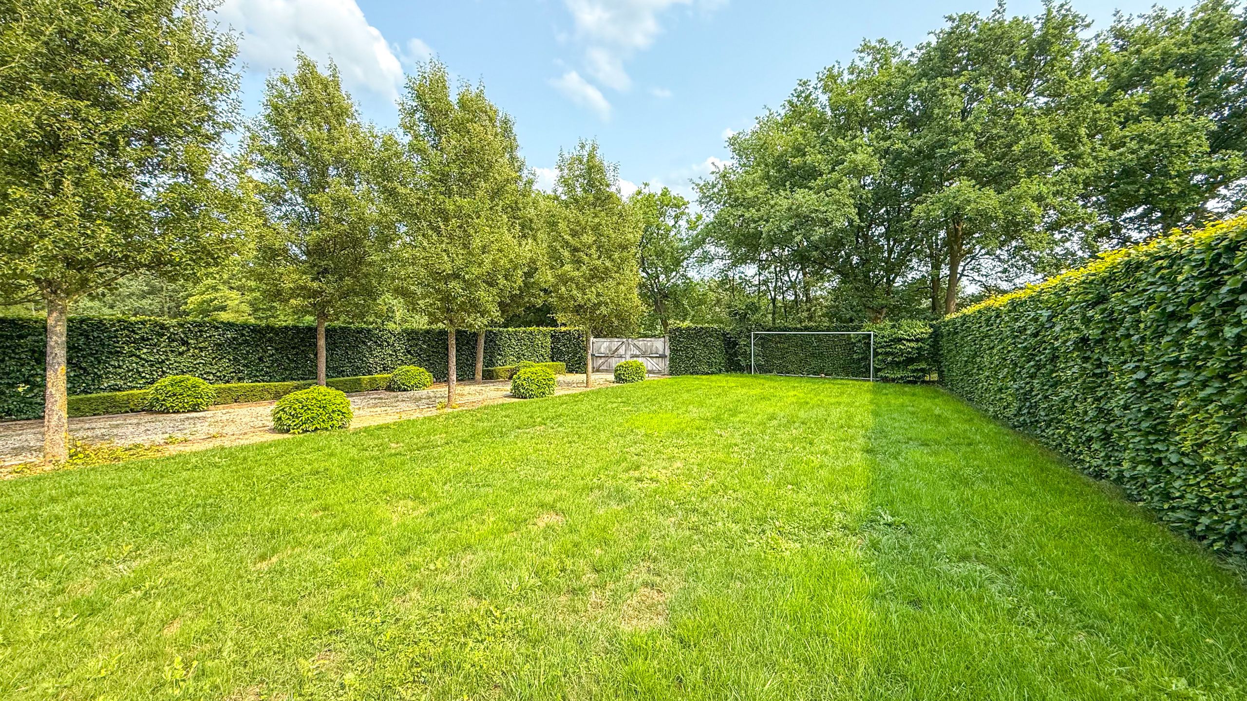 Exclusieve villa met zwembad op riant perceel in Koersel! foto 81