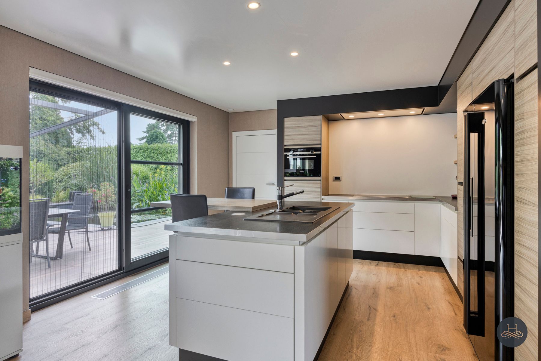 Energiezuinige,  recente woning op een royaal perceel foto 14