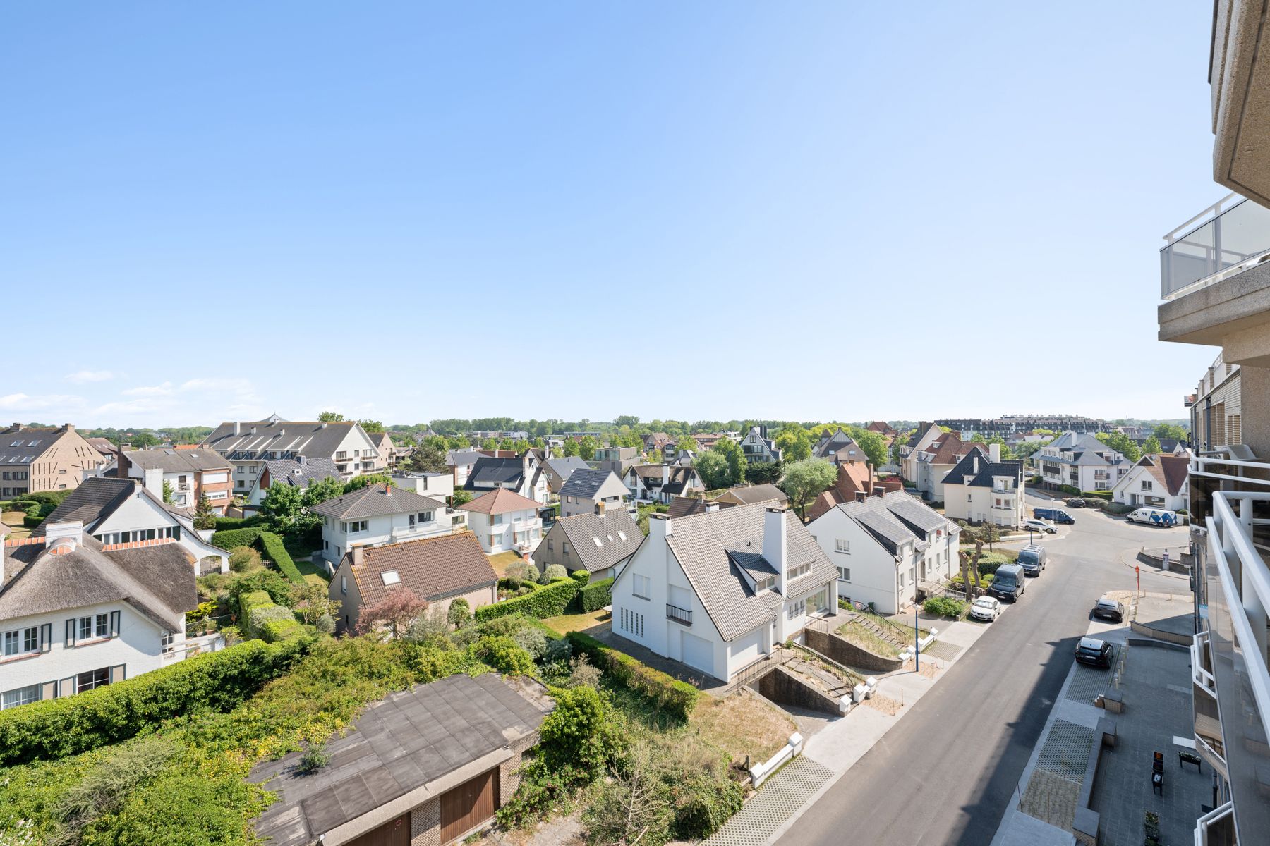 Verzorgd appartement met zonneterras en zijdelings zeezicht foto 13