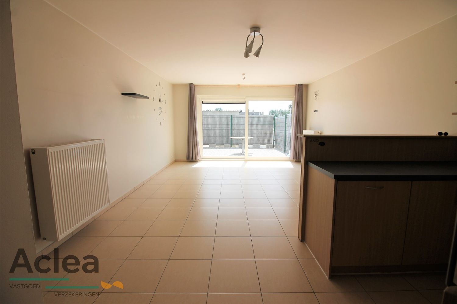 gezellig gelijkvloers appartement met terras foto {{pictureIndex}}