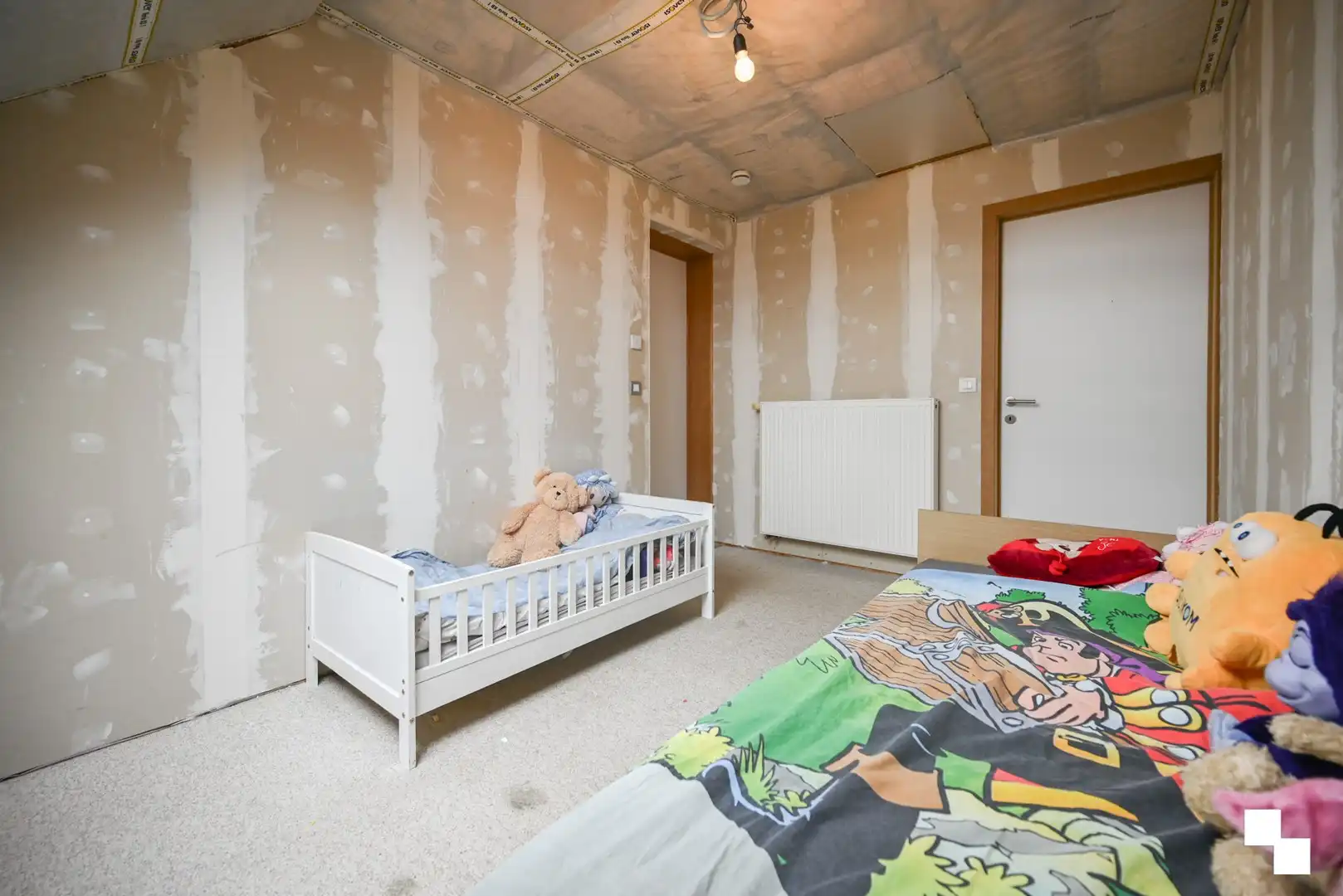 Energiezuinige, gerenoveerde gezinswoning met inpandige garage foto 35