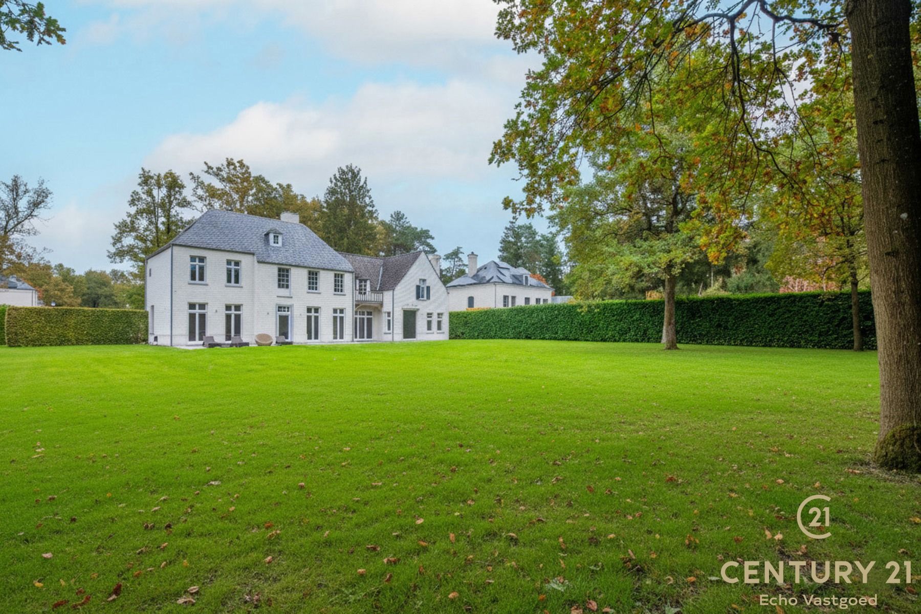 Unieke high-end villa met royaal woonoppervlak op 2415m² foto 27