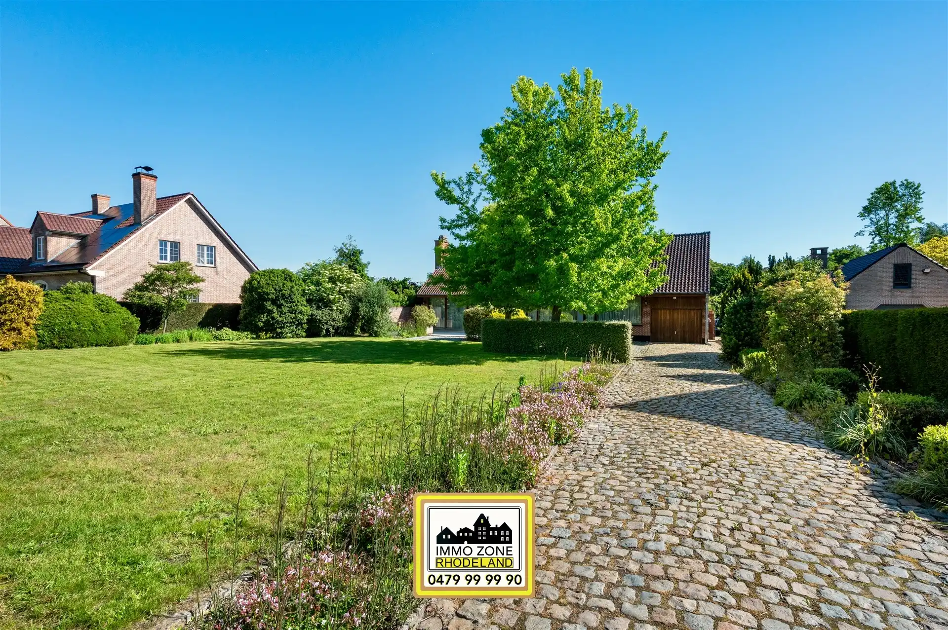 Bijzonder unieke villa op zeer ruim perceel foto 3