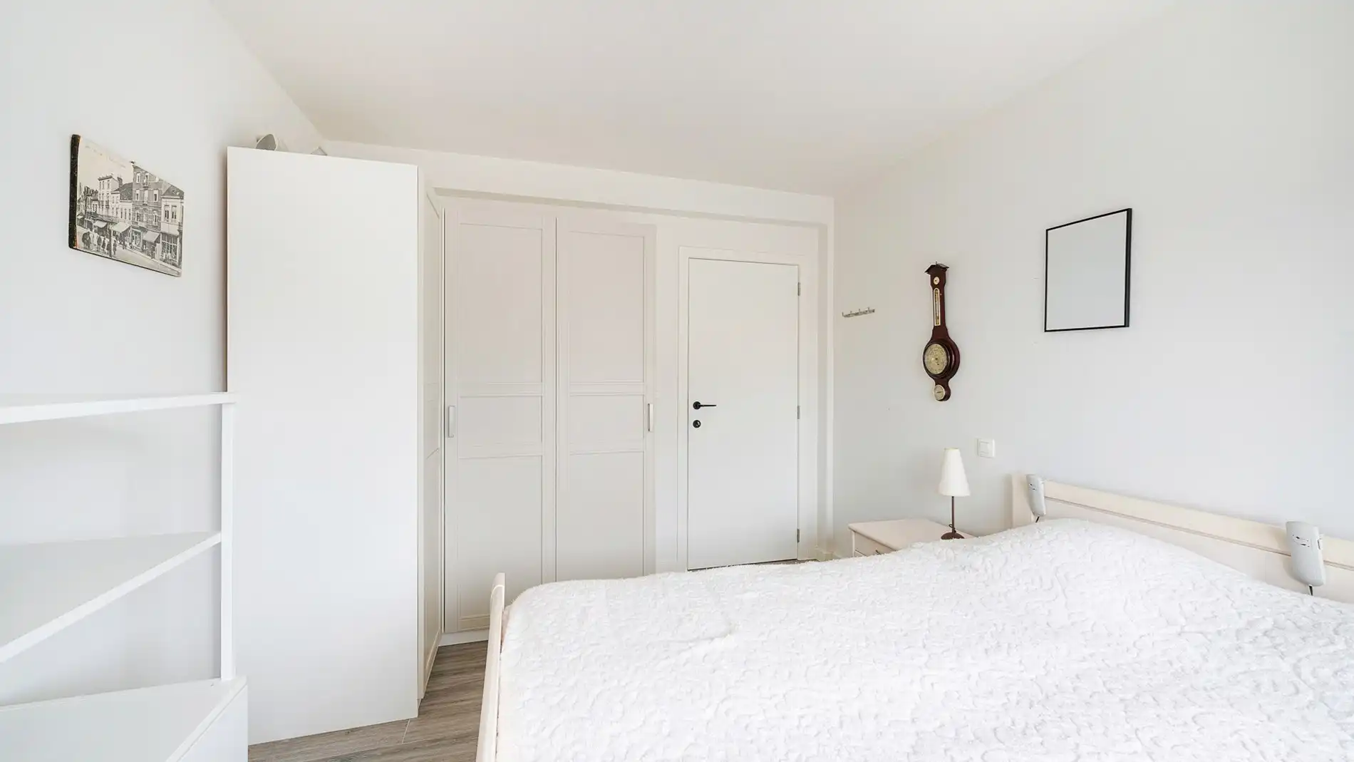 Gerenoveerd appartement met twee kamers en open zichten  foto 12