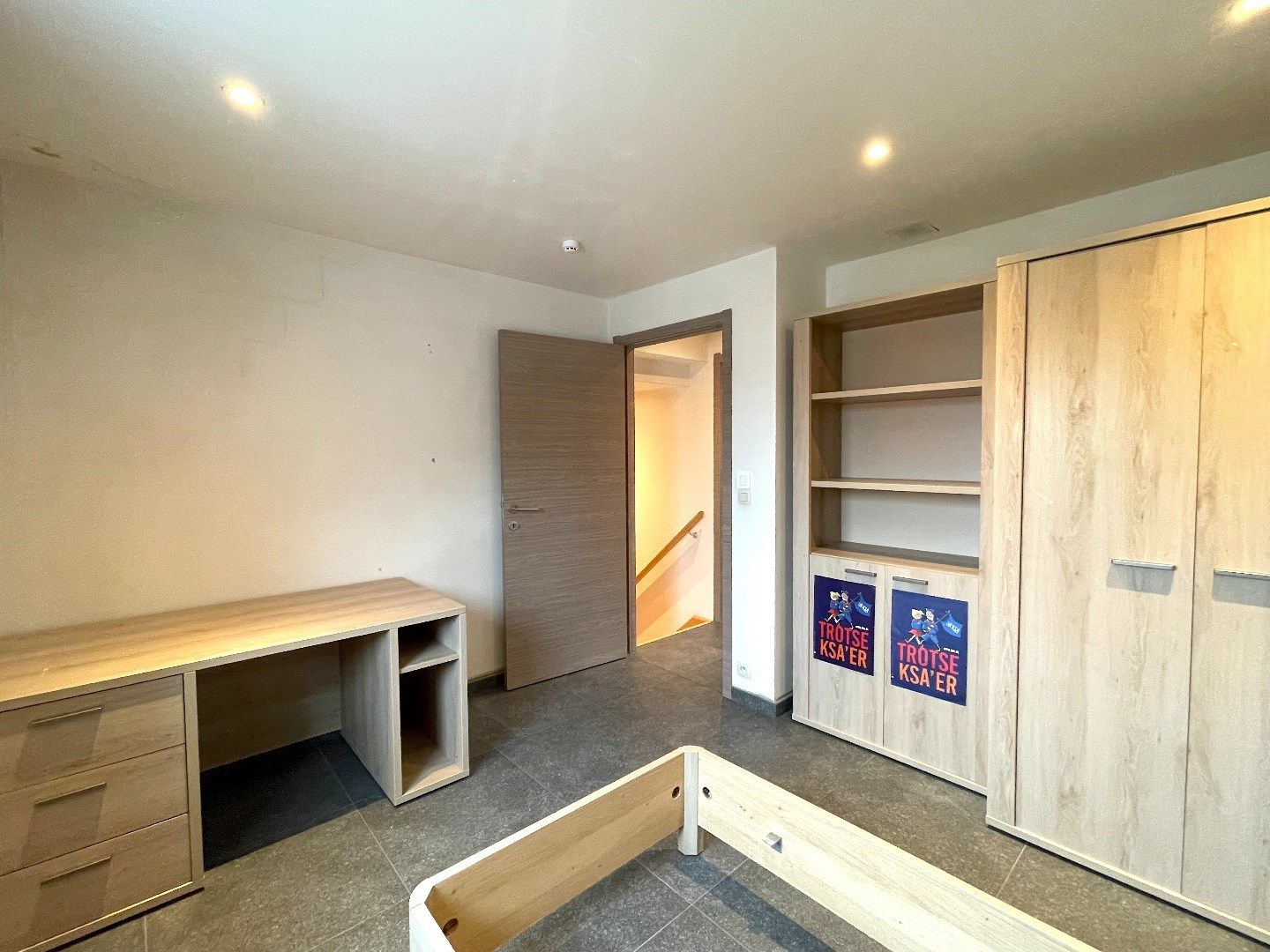 Recente woning met 3 slaapkamers, leuke tuin en staanplaats! foto 16