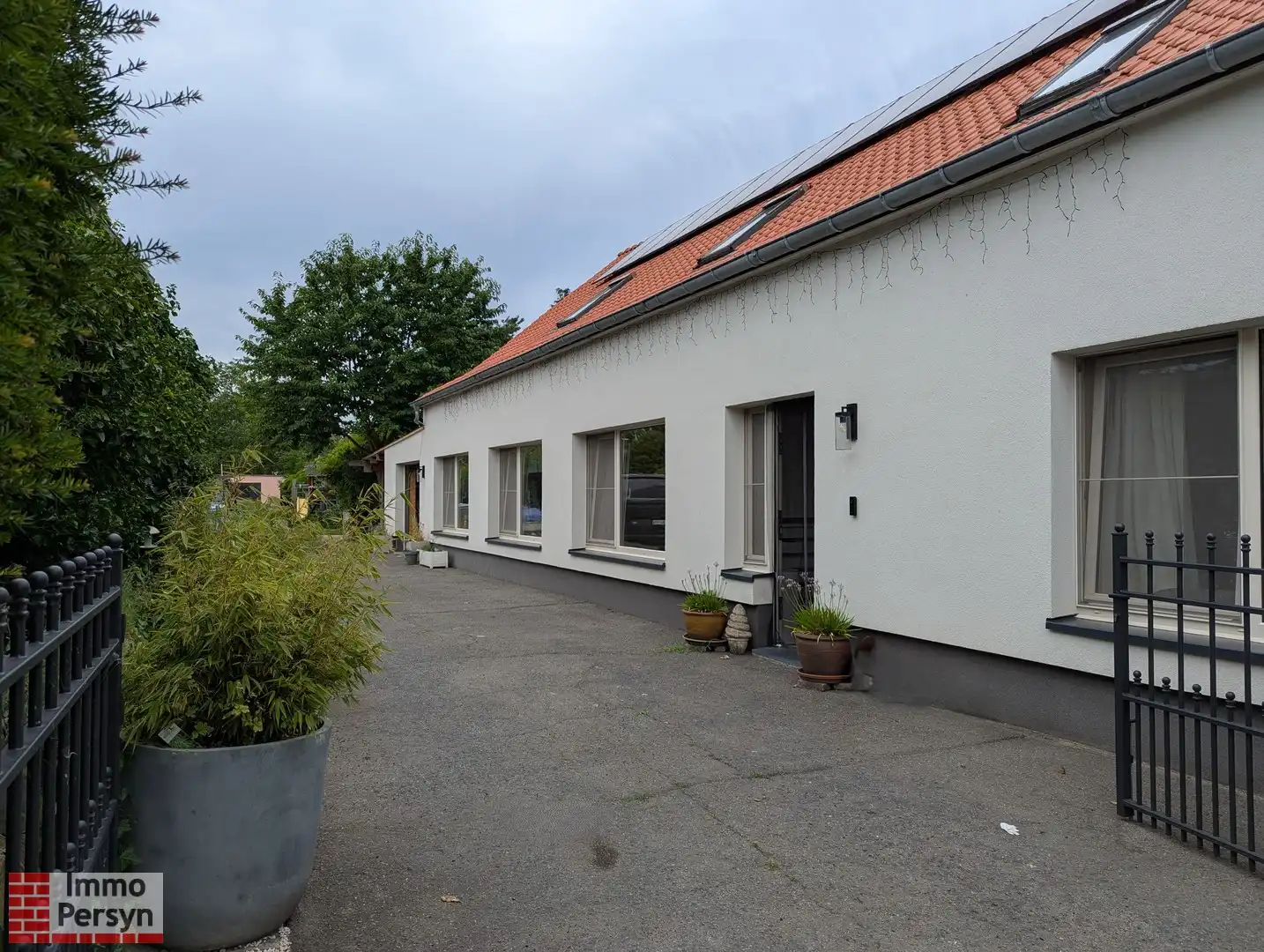 Woning met 3 slaapkamers en grote tuin centrum Zichem foto {{pictureIndex}}