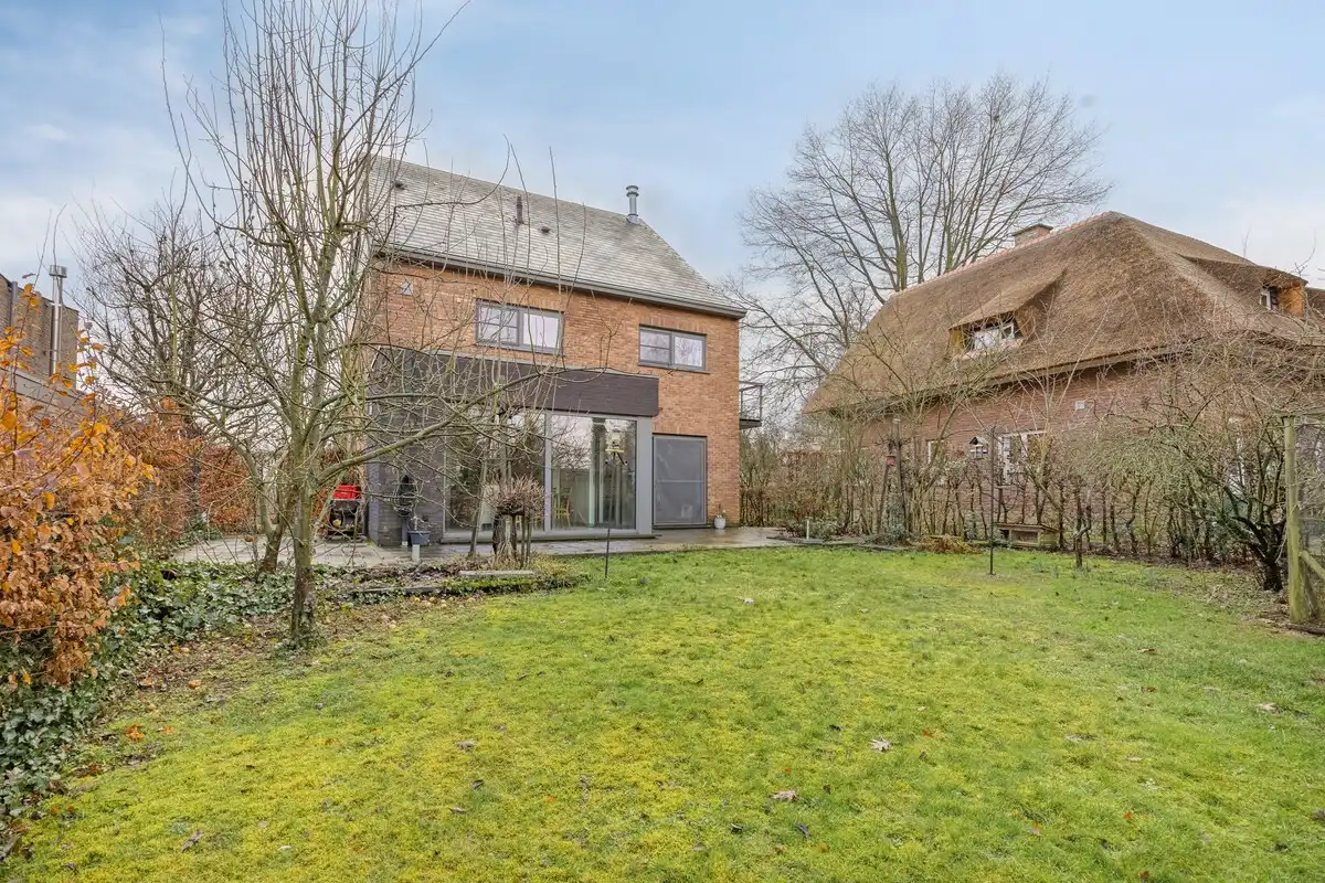 Ruime gerenoveerde villa met 5 slaapkamers en 2 badkamers, tuin en garage in Kessel-Lo, EPC-waarde 285 kWh/m²  foto 34