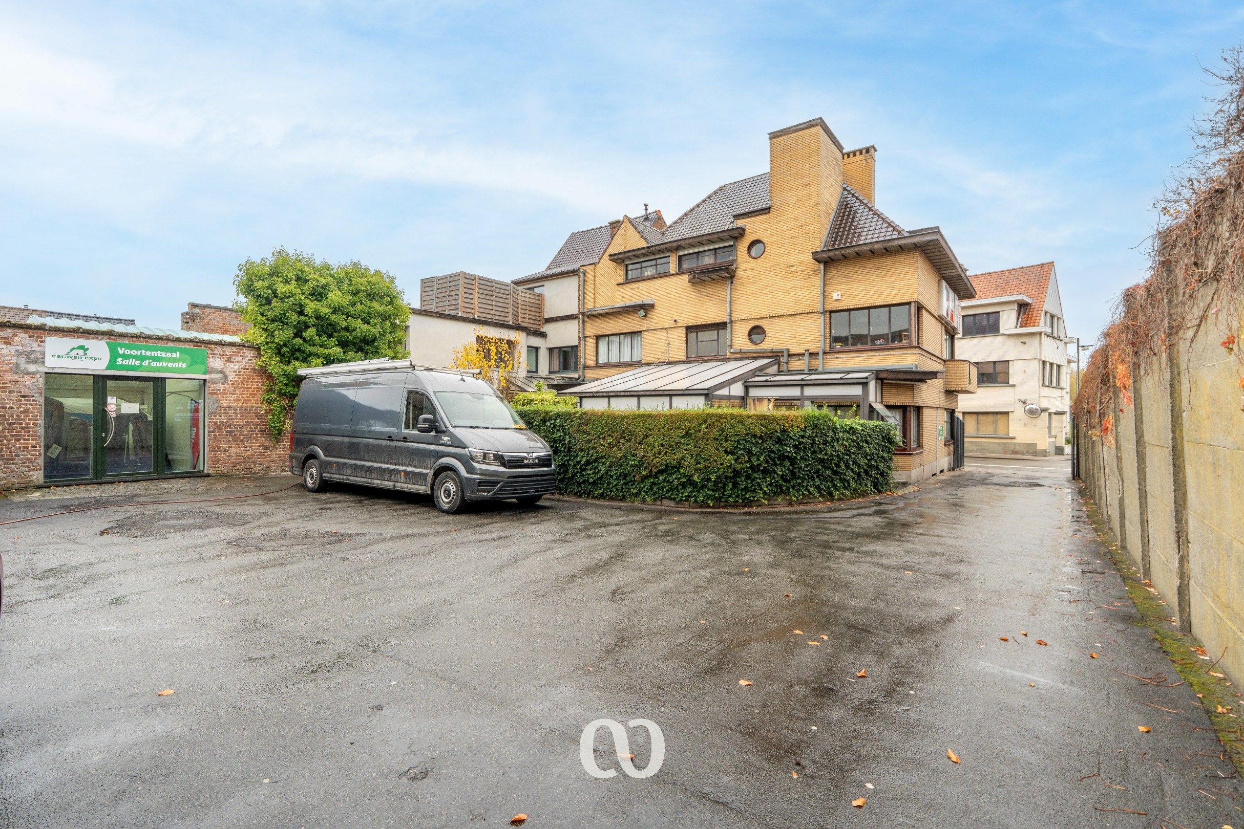 Zeer grote karaktervolle woning in art-deco stijl met tal van mogelijkheden foto 21