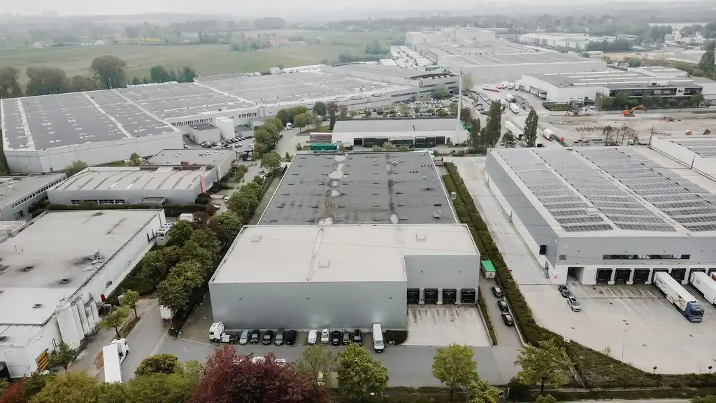 Logistiek bedrijfspand te huur in industriezone Z4 in Asse foto 24