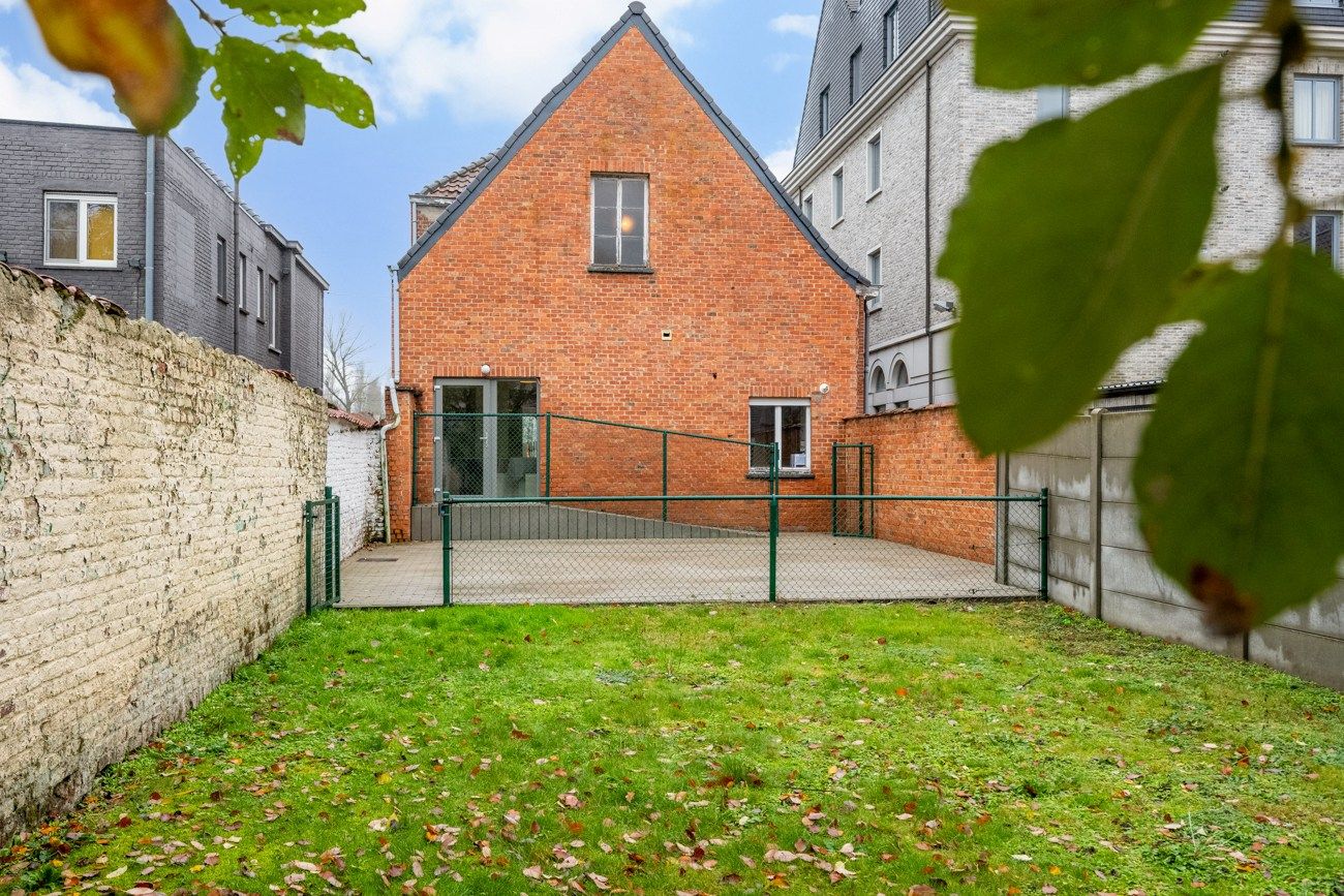 Karaktervolle Gezinswoning met Potentieel in Centrum Herzele! foto 8