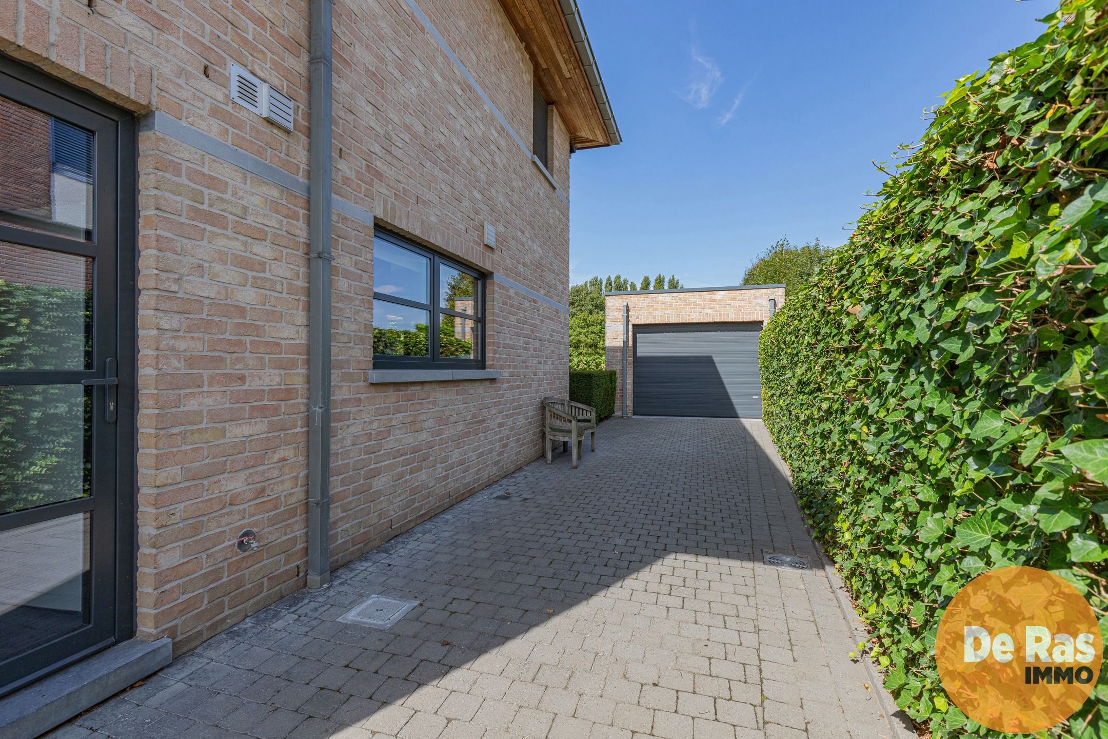 GIJZEGEM - Ruime woning met praktijkruimte foto 37