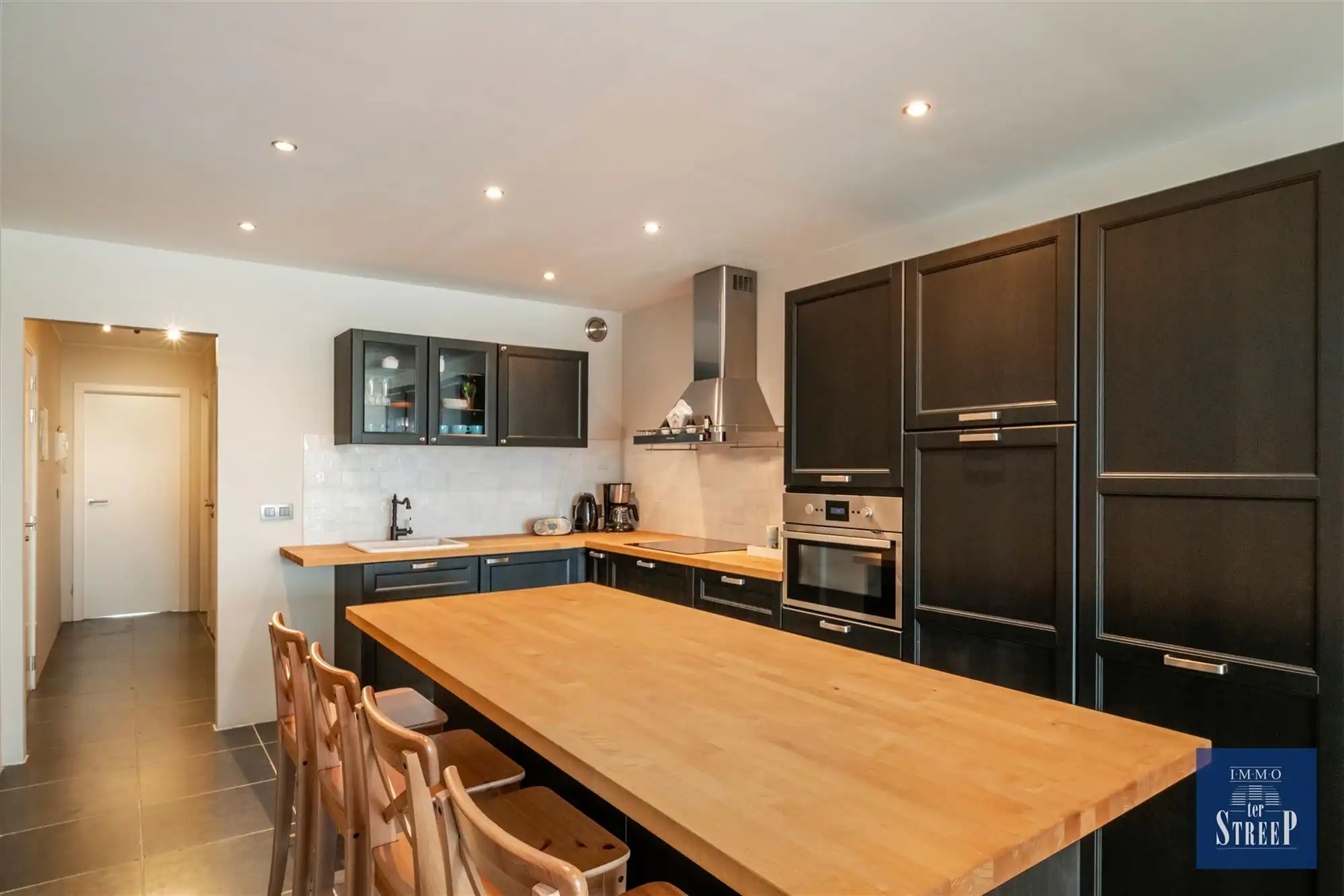 Appartement met 2 slaapkamers op de zeedijk van Middelkerke foto 9