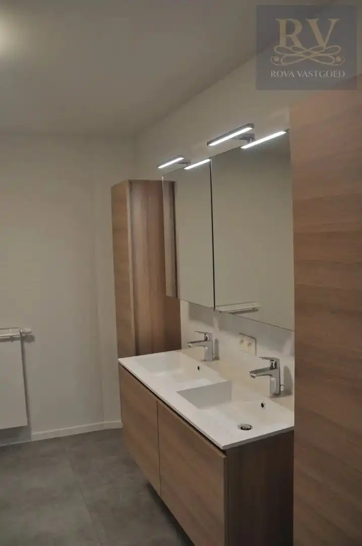 PRACHTIG EN RUIM APPARTEMENT MET 2 SLPK  IN HET CENTRUM VAN BILZEN foto 11