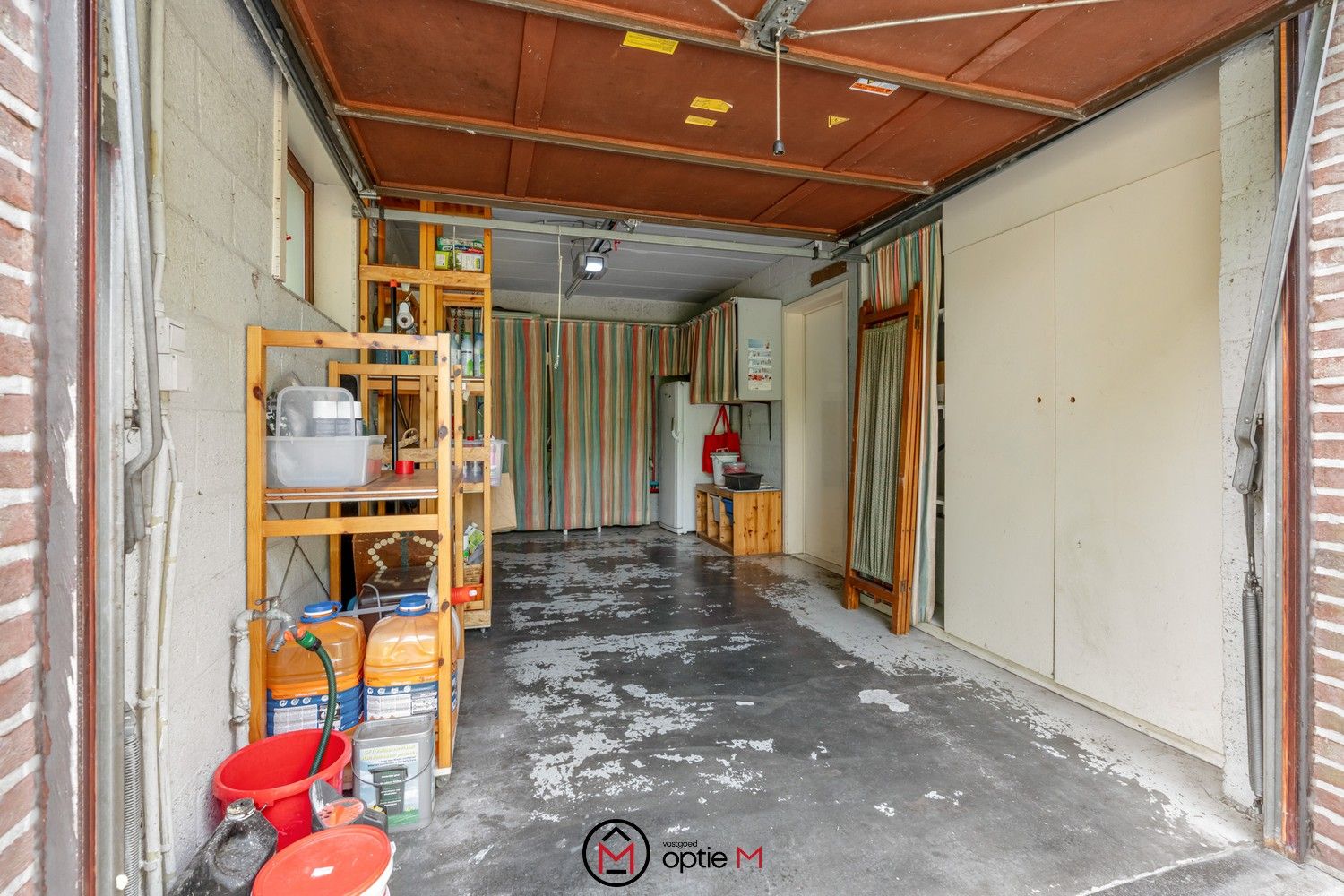 Rustig gelegen gezinswoning met 4 slaapkamers en ruime tuin foto 15