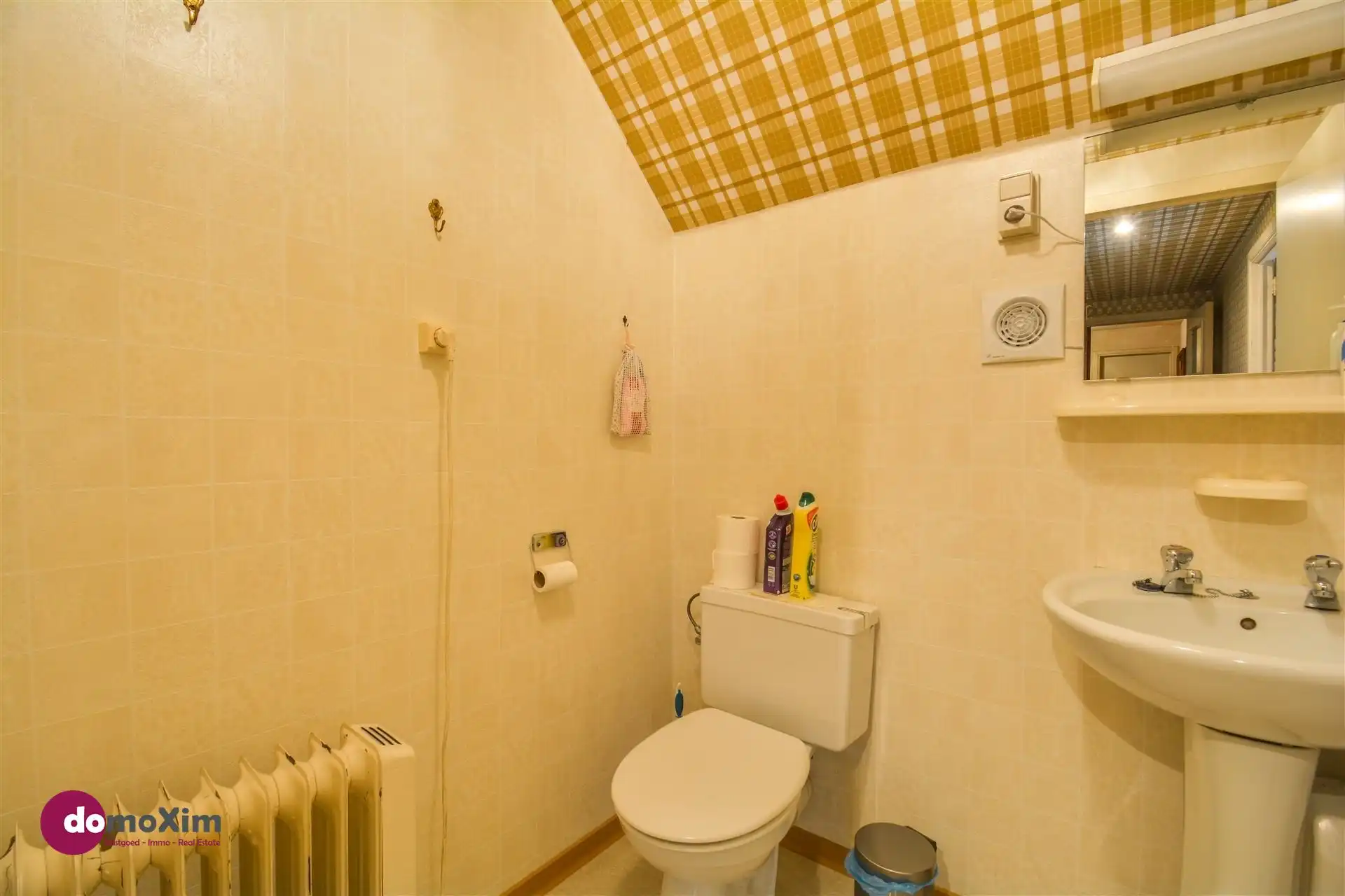 Ruime gezinswoning met mogelijkheden in een unieke, groene omgeving foto 18