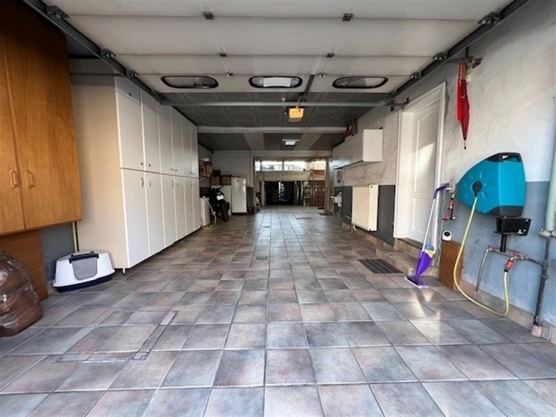 Bel-etage woning met ruime garage  en 2 badkamers! foto 10