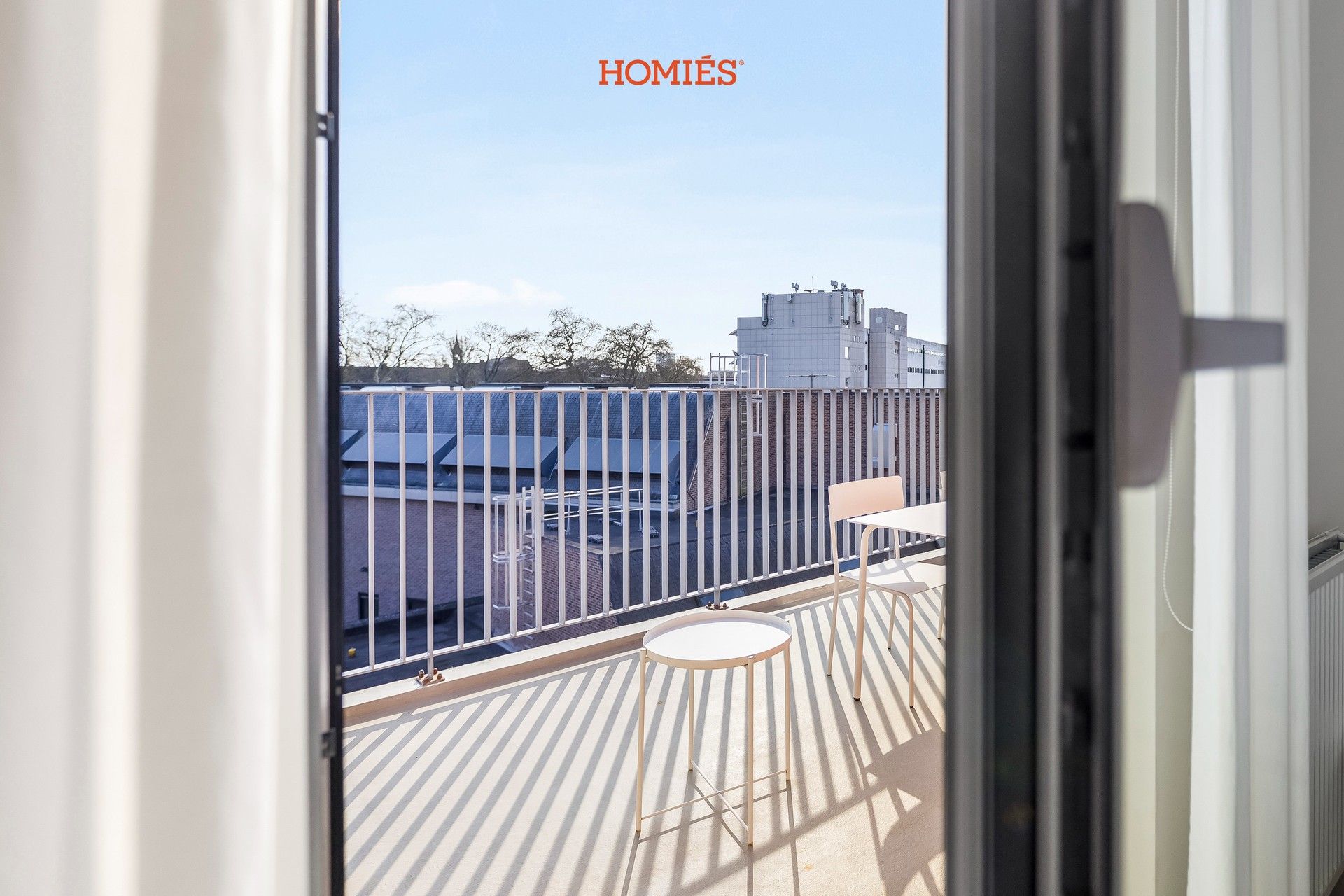 Ruim appartement met 3 slpk, riant terras en autostaanplaats foto 14