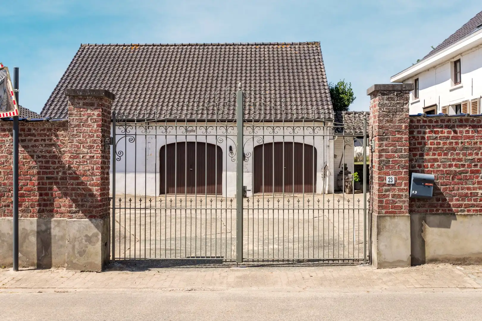Charmante woning met karaktervolle binnenkoer te Beert foto 3