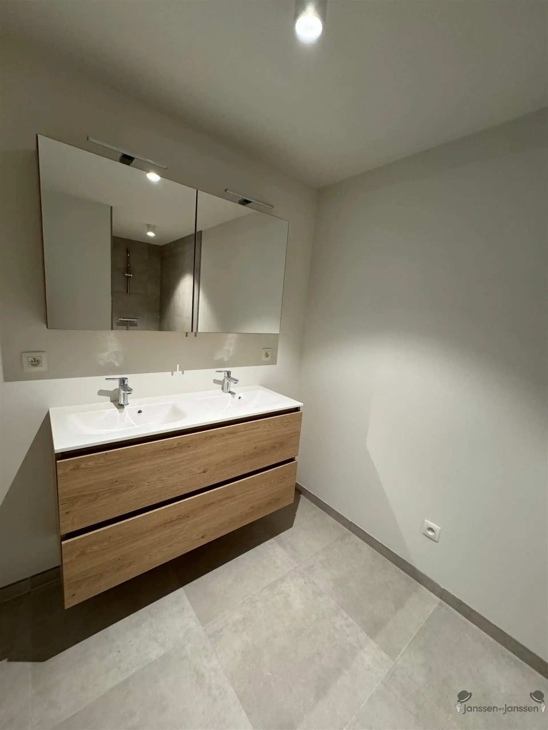 Luxe appartement, centraal gelegen met groot terras, 3 slaapkamers en EPC A foto 17