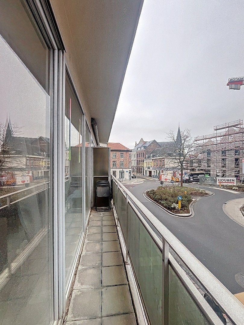 Ruim appartement met twee balkons  in Leuven centrum! foto 5