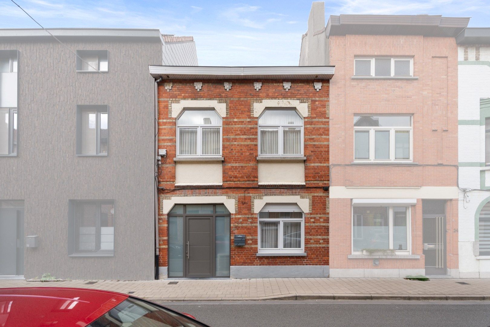 Instapklare eengezinswoning  in de Bloemekenswijk met RICHTPRIJS foto 3