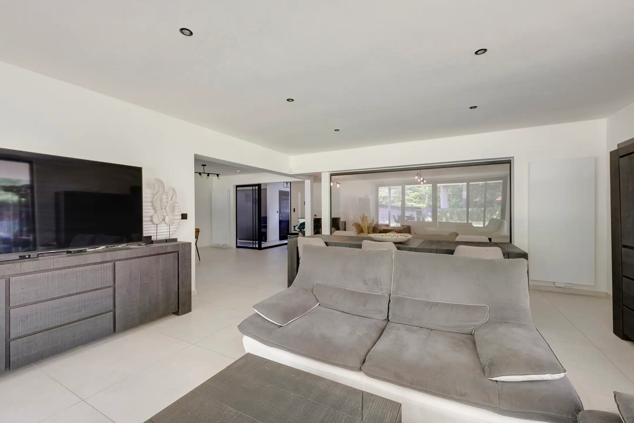 Gerenoveerde woning op een mooi perceel van ca 2.000 m² foto 10