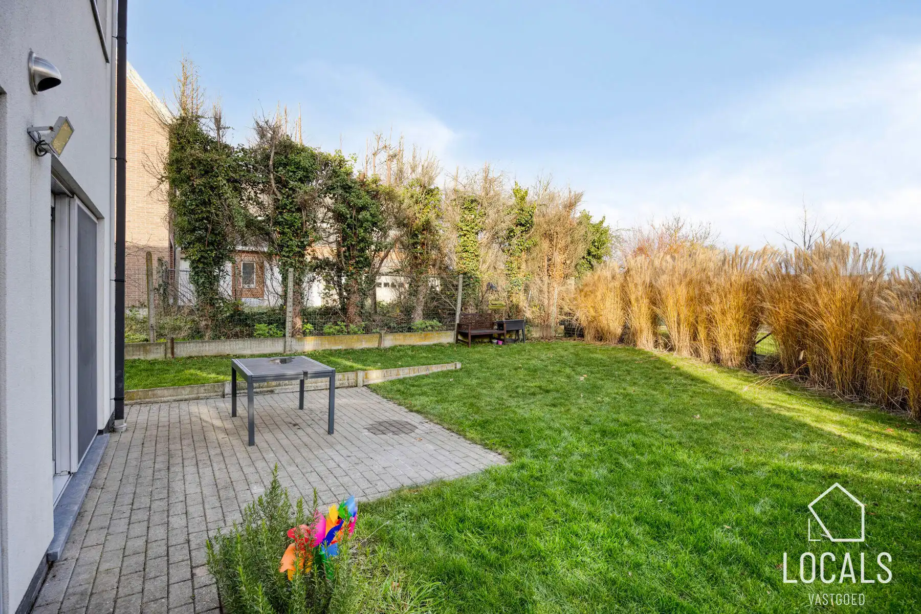 Recente instapklare HOB met garage, tuin en 3 slaapkamers foto 7