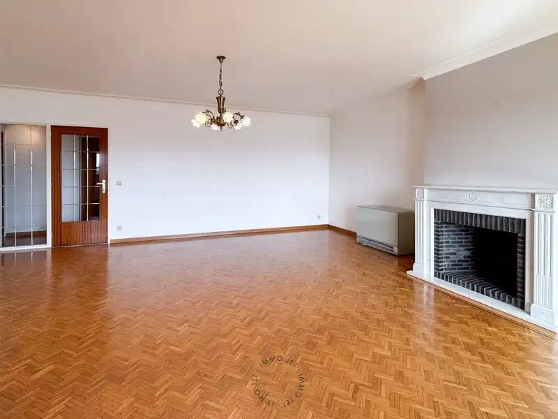 Ruim en lichtrijk appartement met 3 slaapkamers in hartje Beveren foto 4