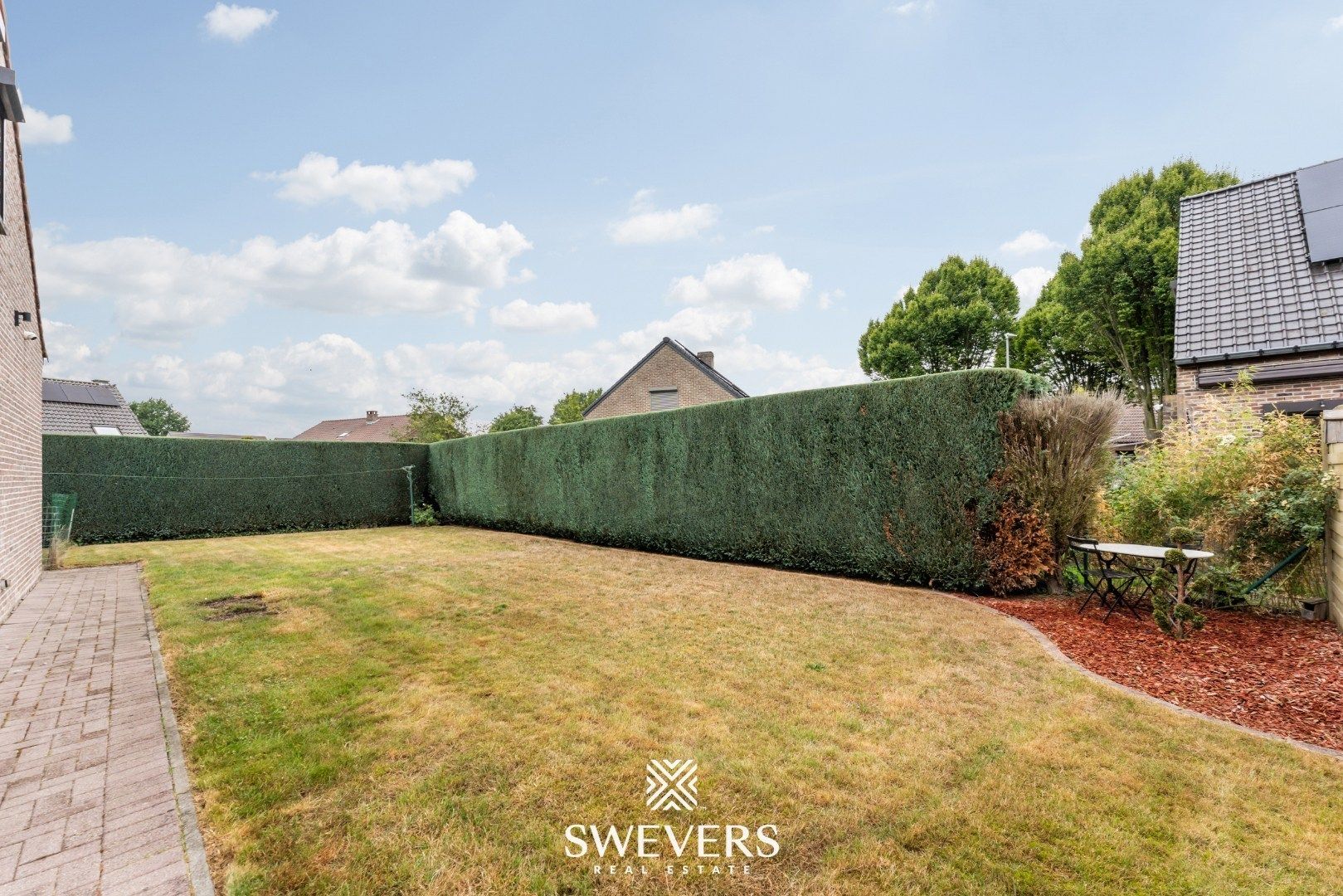 Instapklare gezinswoning met 5 slaapkamers en zonnige tuin te Genk foto 29