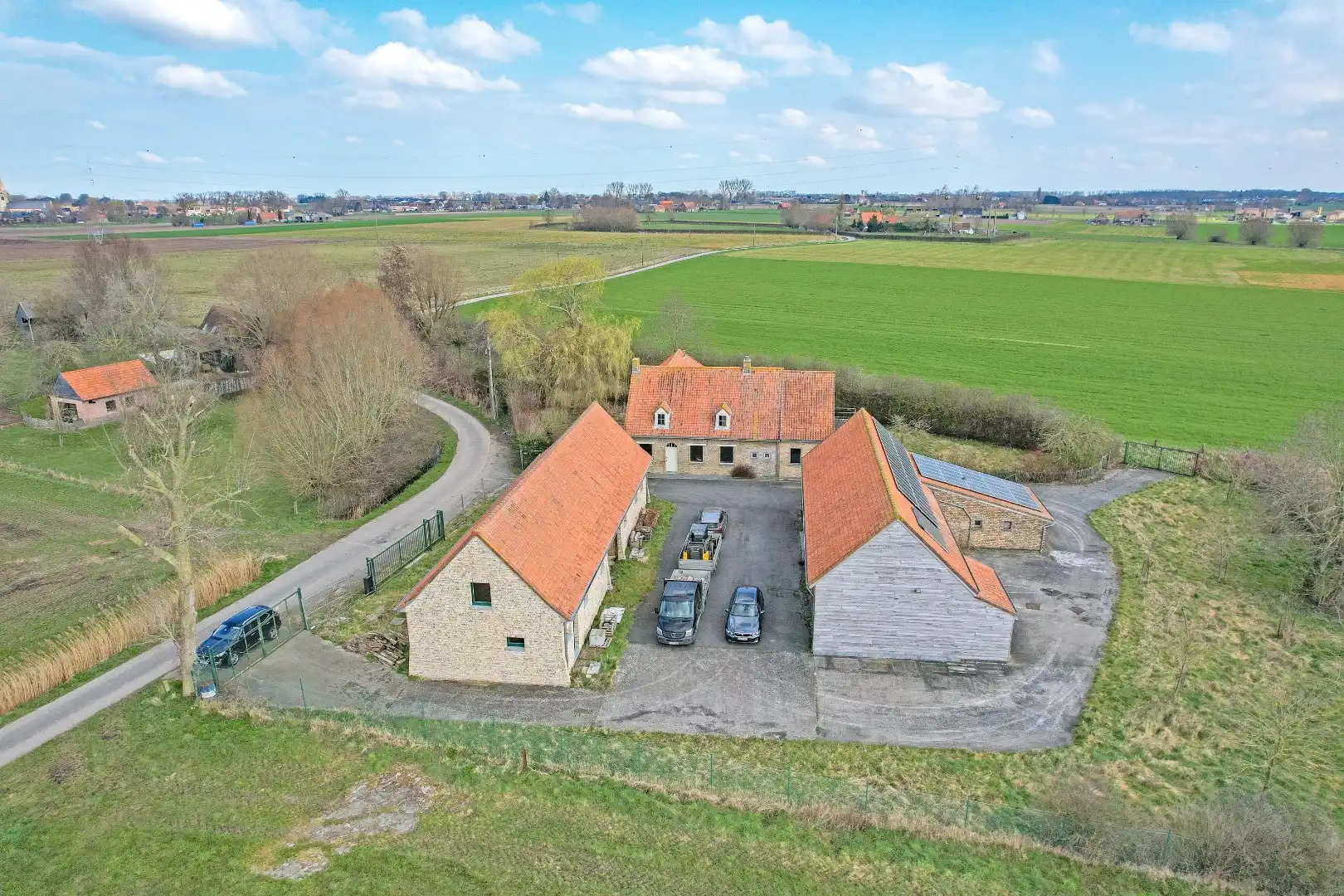 Uniek gelegen landhuis op 4334 m² gelegen te Diksmuide. foto 27