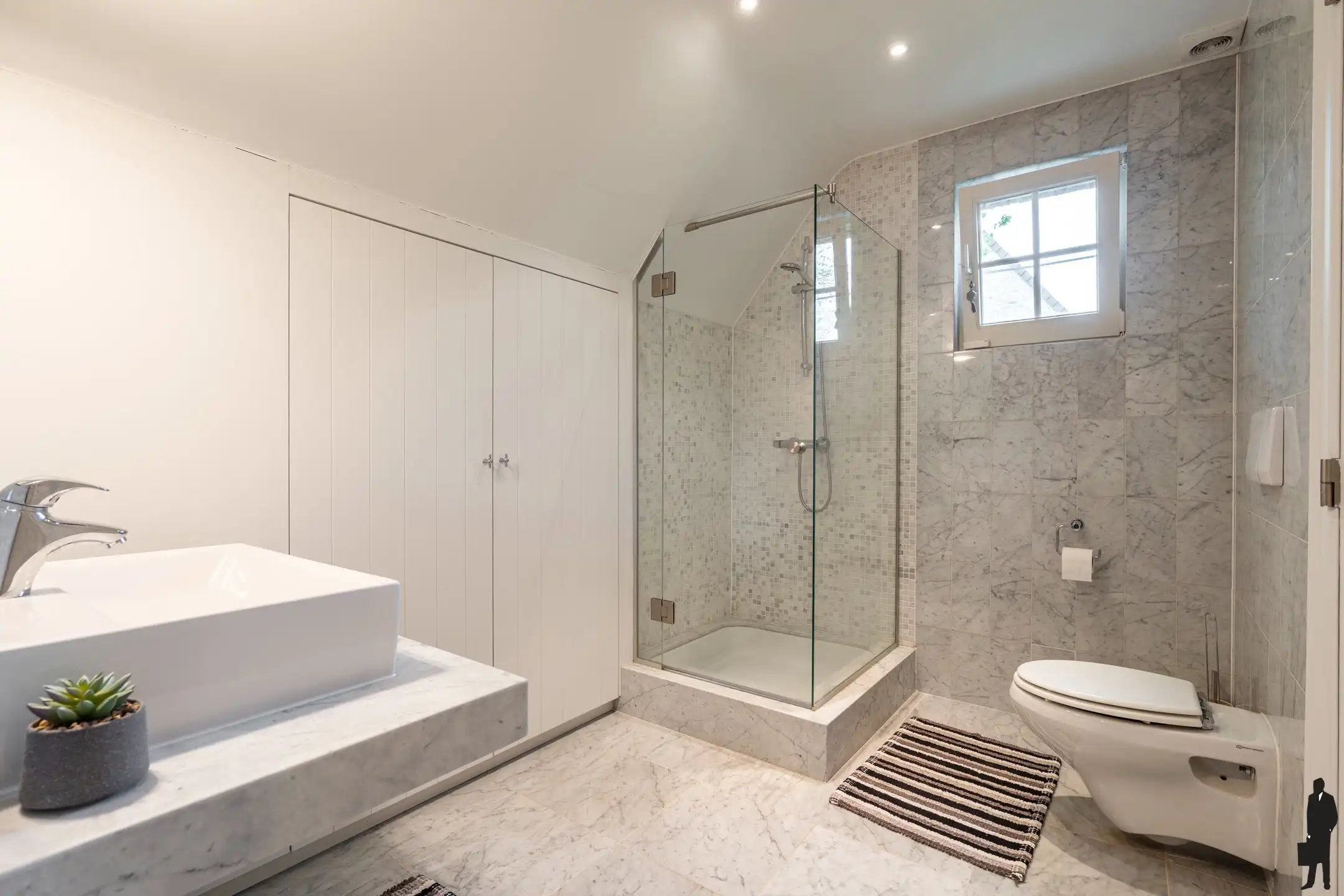 Exclusieve villa met zwembad in doodlopende straat foto 21