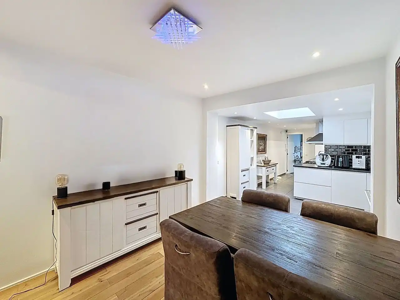 Comfortabel wonen in een gerenoveerde rijwoning met karakter foto 2