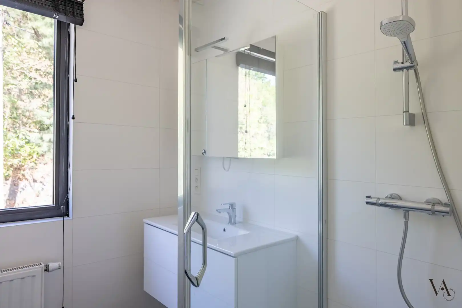 Recente driegevelwoningen met 3 slaapkamers, garage en tuin in Linden foto 16