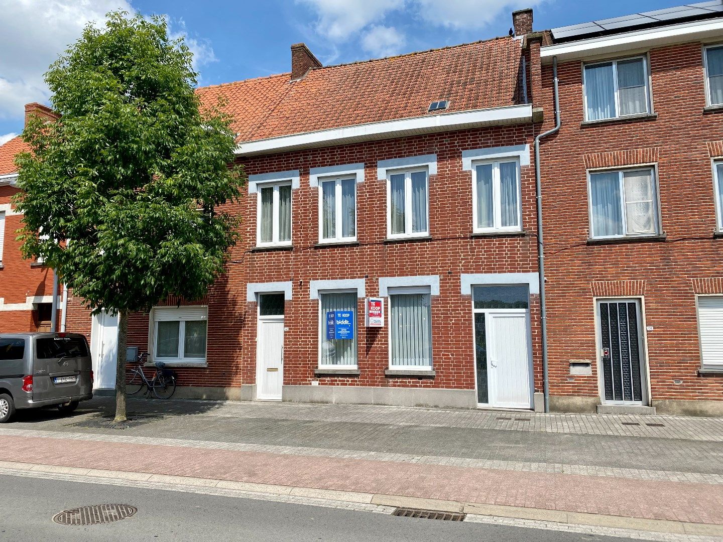 Centrum Ieper, kloeke te renoveren woning met tuin en garage. foto 2